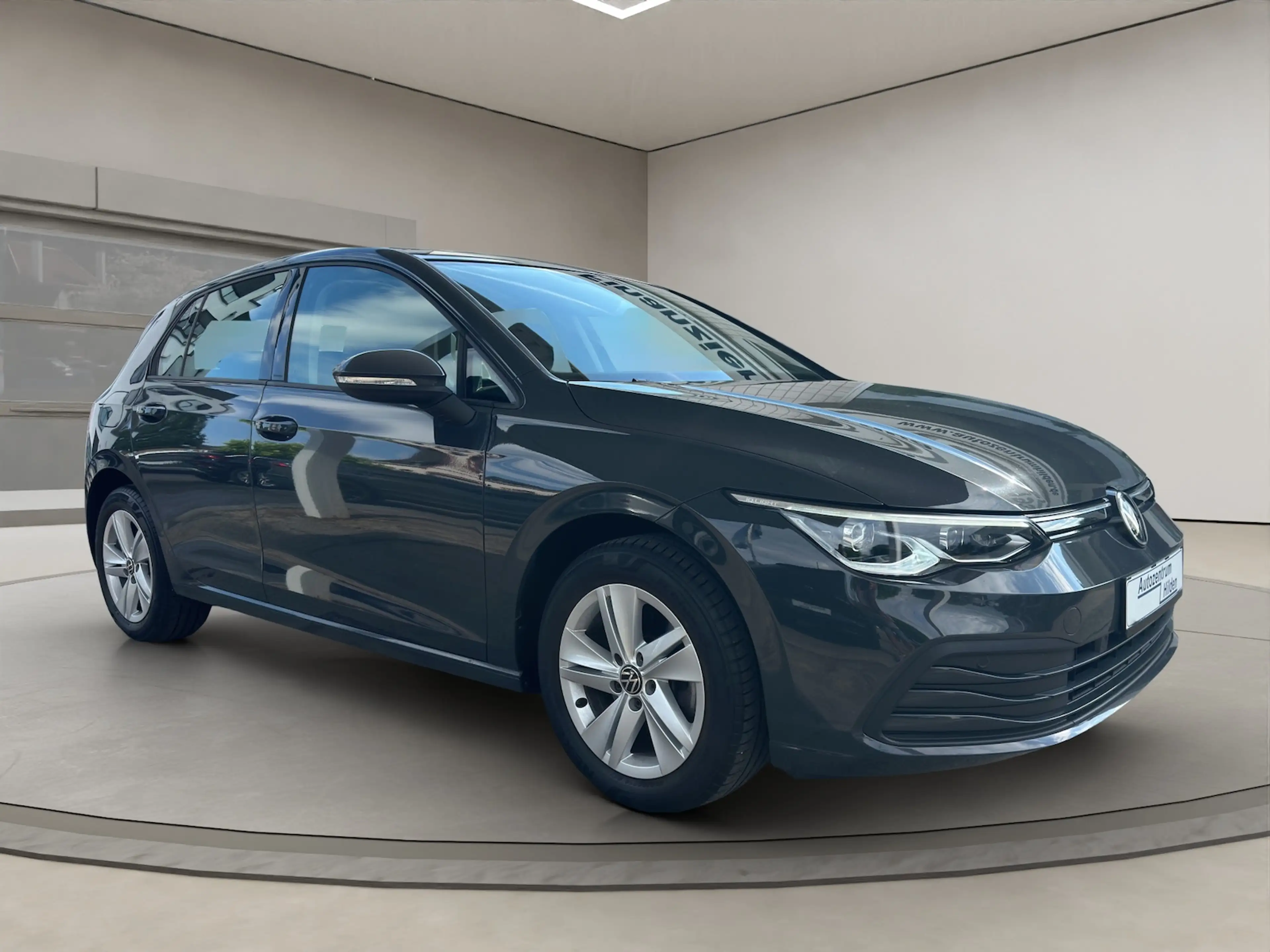 Volkswagen Golf 1.5 TSI Lim. Life LED Matrix Pano APP — photo 7