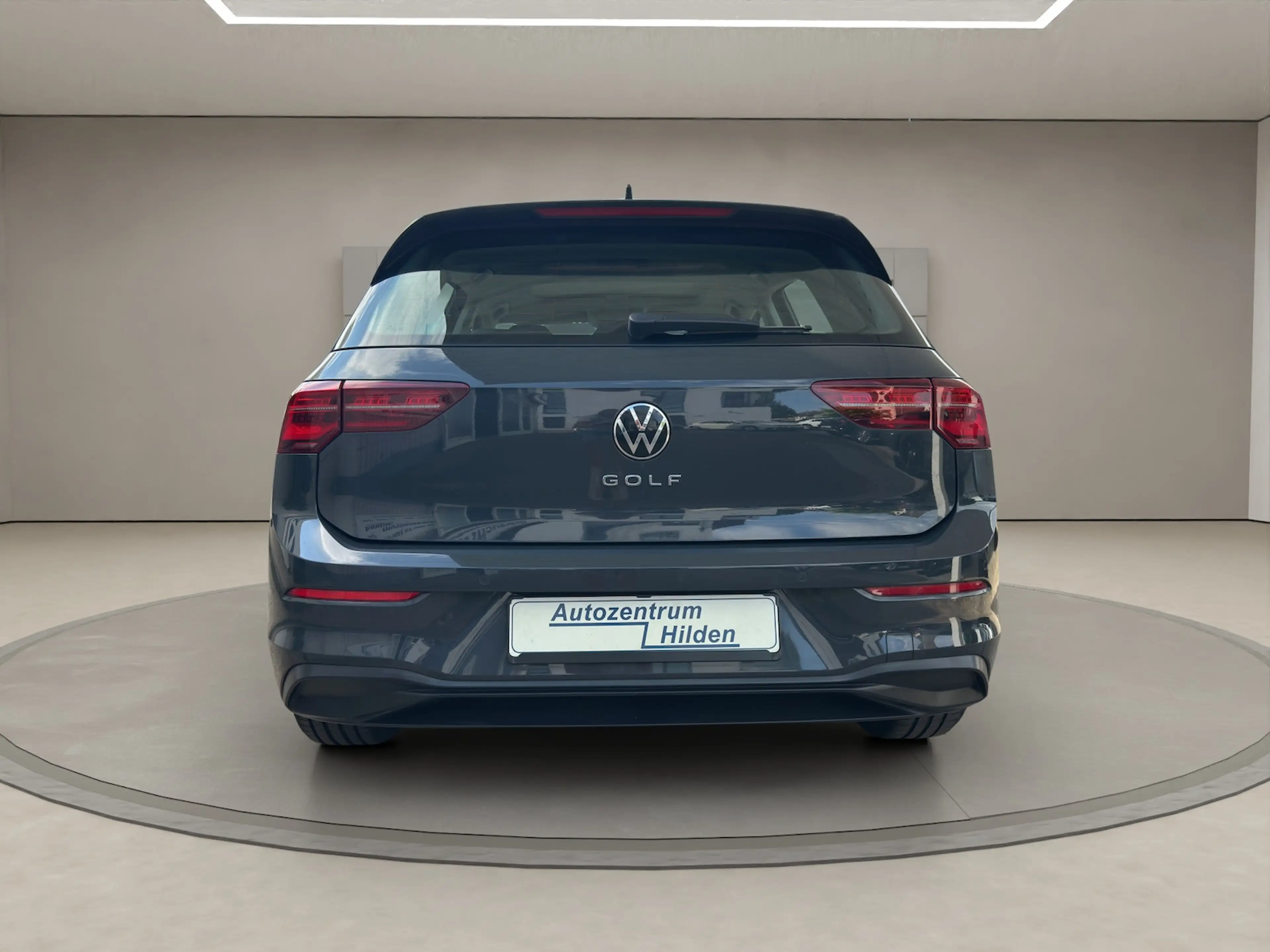 Volkswagen Golf 1.5 TSI Lim. Life LED Matrix Pano APP — photo 4
