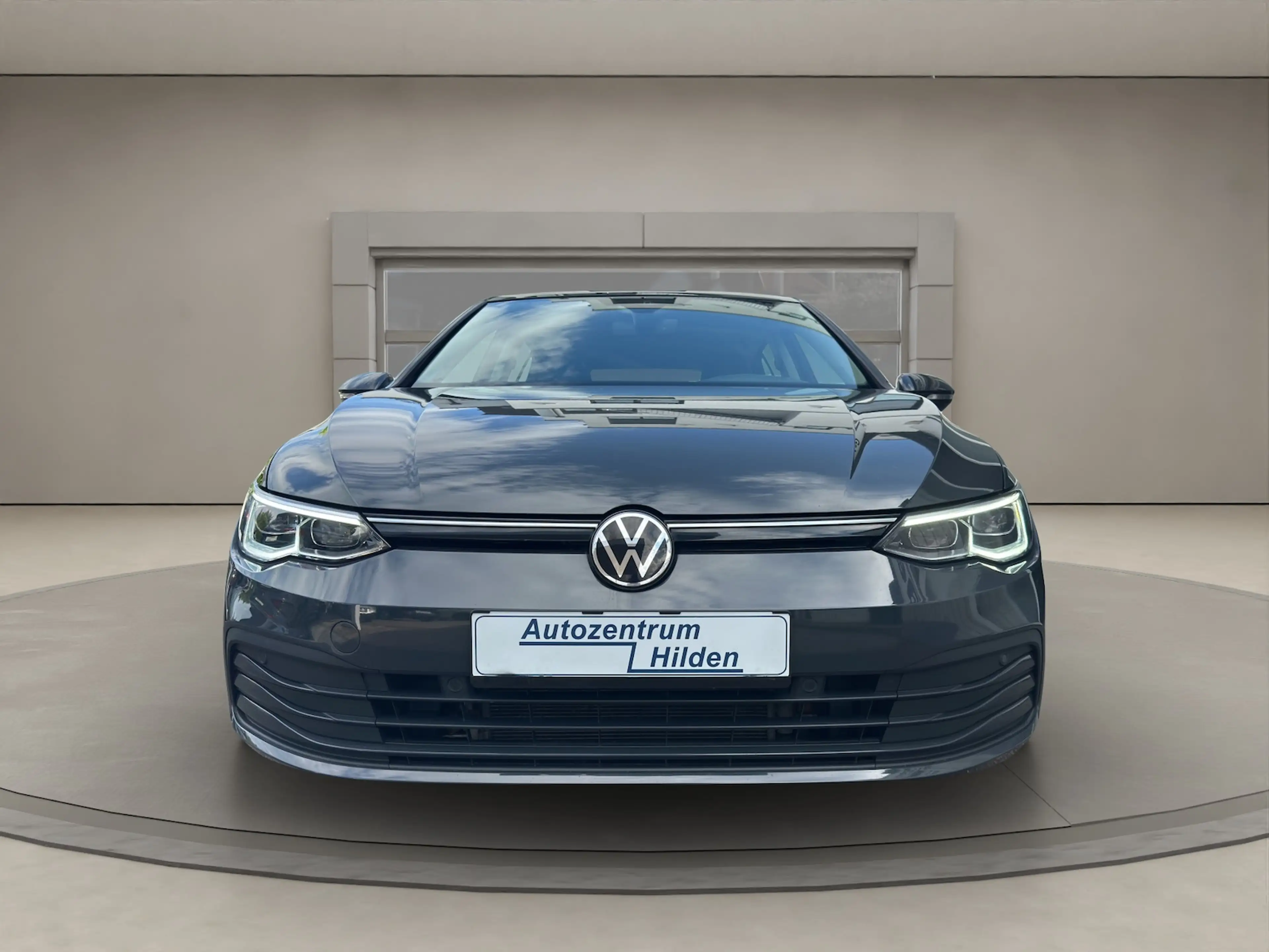 Volkswagen Golf 1.5 TSI Lim. Life LED Matrix Pano APP — photo 8
