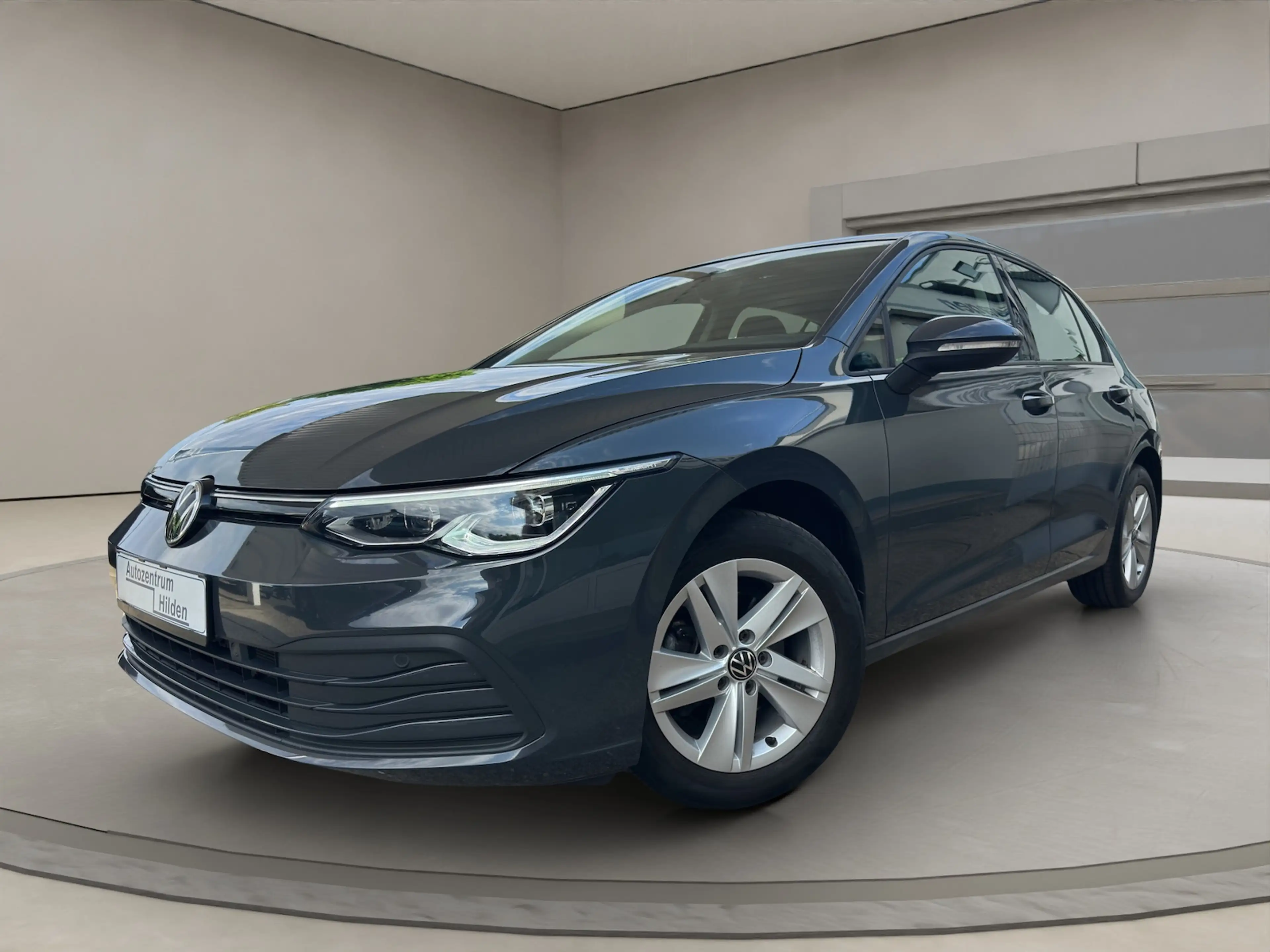 Volkswagen Golf 1.5 TSI Lim. Life LED Matrix Pano APP