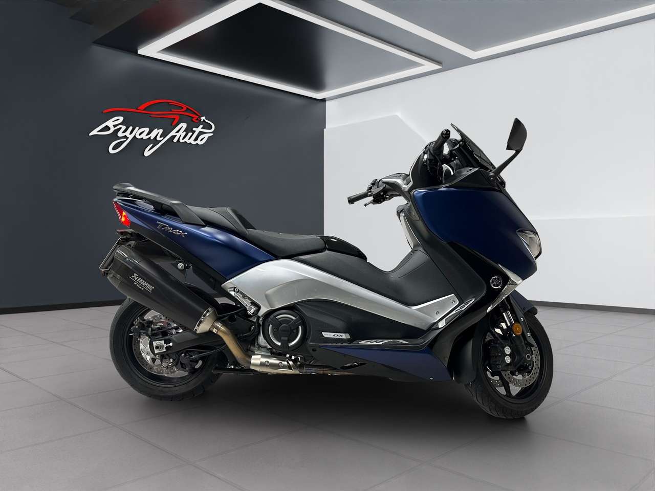 Yamaha TMAX 530 DX SCARICO AKRAPOVIC