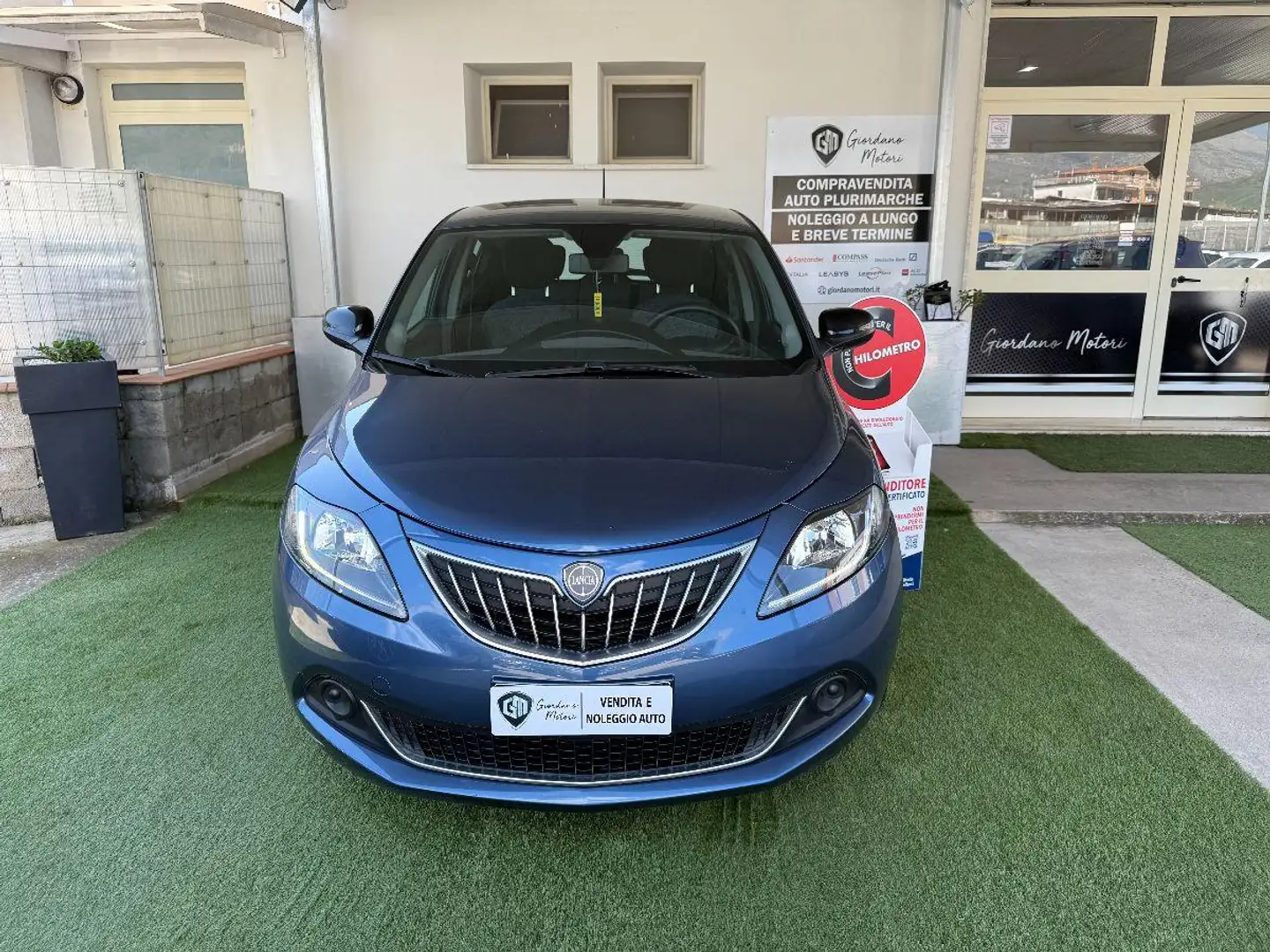 Lancia Ypsilon 1.0 firefly hybrid Silver s&s 70cv Azul - 2