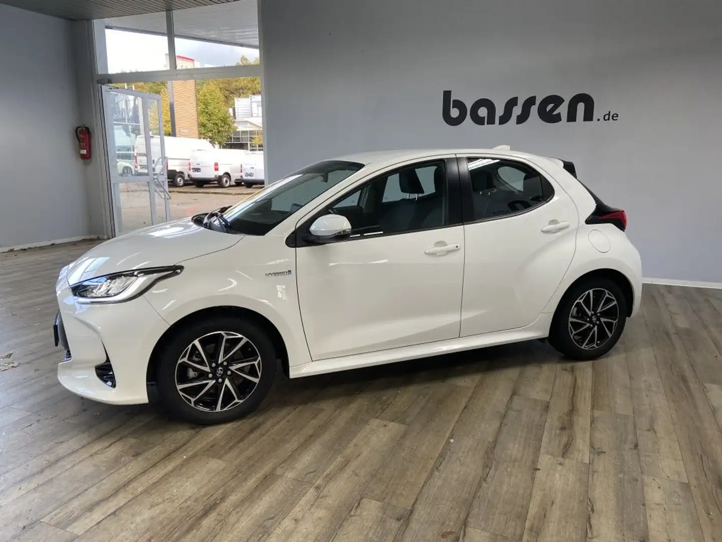 Toyota Yaris Hybrid 1.5 VVT-i Club Blanc - 2