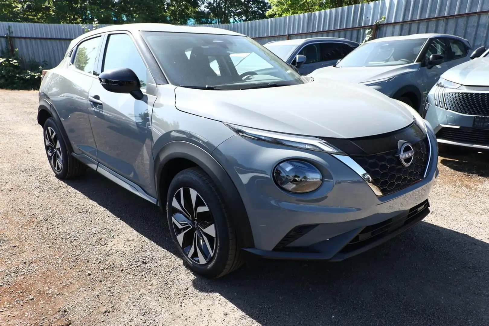 Nissan Juke Hybrid Acenta KomfortP SHZ LED Kam CarP BT 69 k... Grau - 2