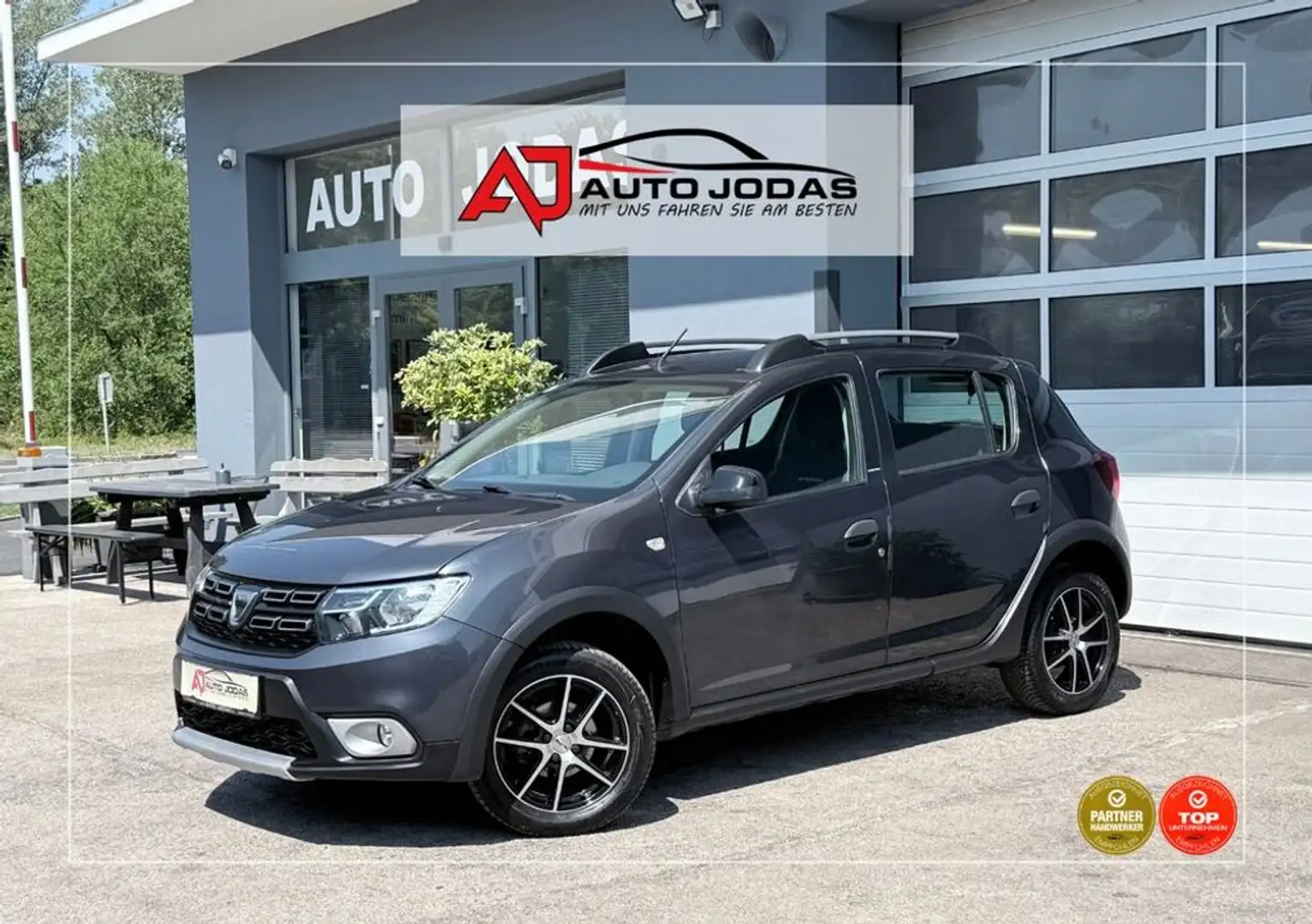Dacia Sandero Stepway Style TCe 90 **Navigation/Kamera** Grau - 1