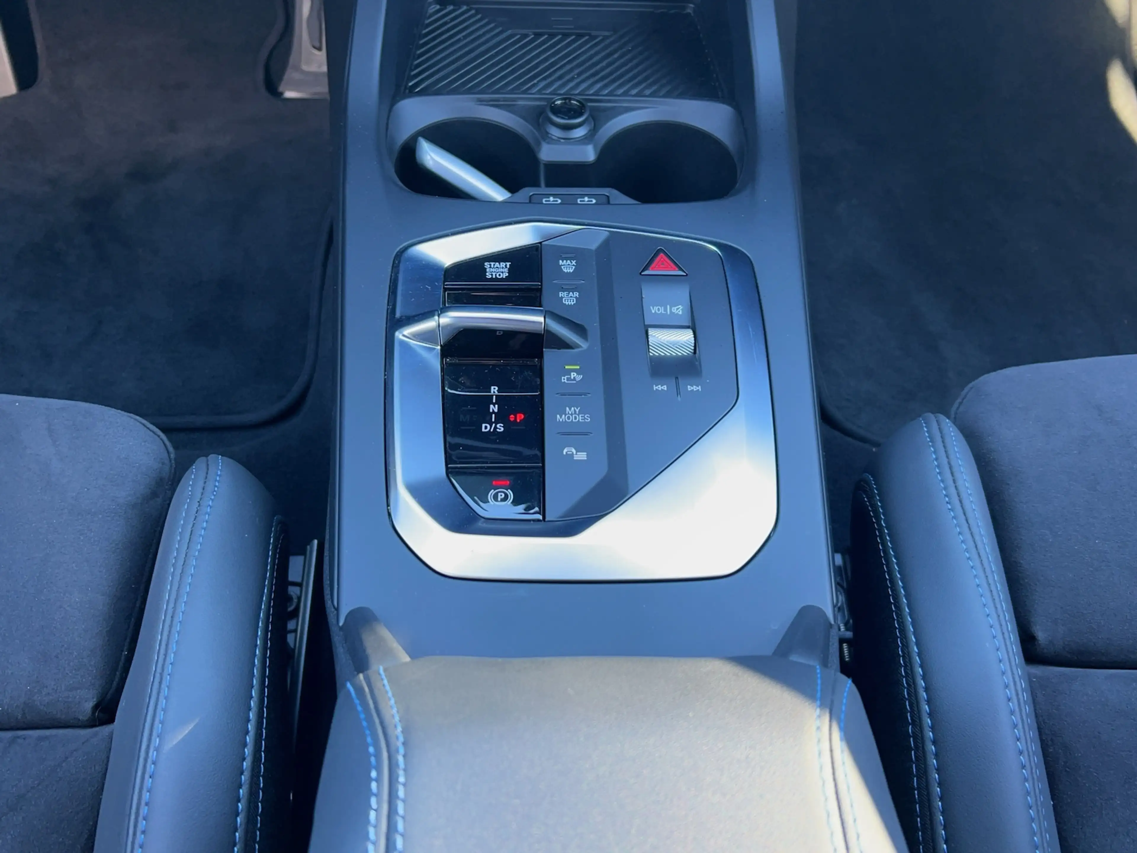 BMW 120 120d M Sport adapt.LED HUD HIFI ACC — photo 11