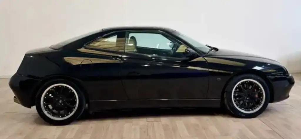 Alfa Romeo GTV 2001 из Европы — купить под ключ