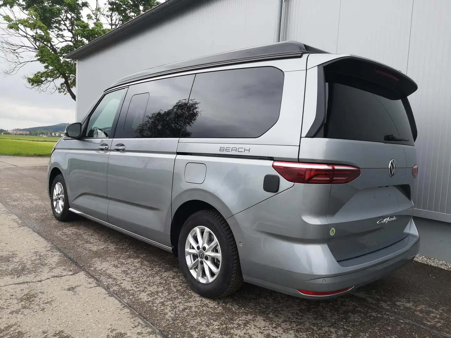 Volkswagen T7 California T7 2.0TDI DSG California Beach Camper GV5 Komfort Zilver - 2