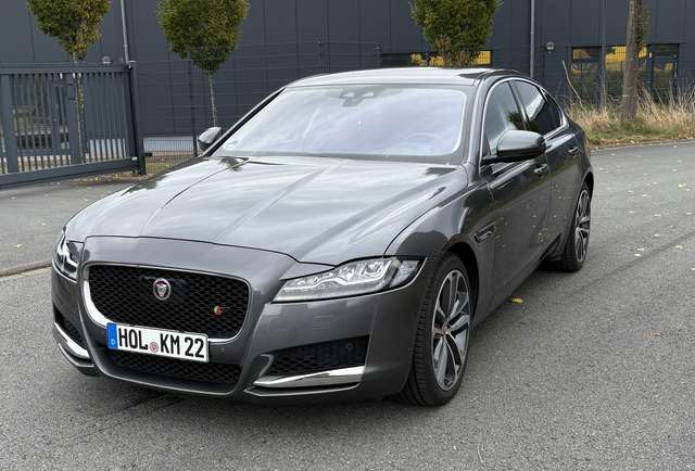 Jaguar XF 35t AWD Portfolio