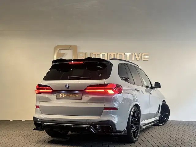 BMW X5 view 4