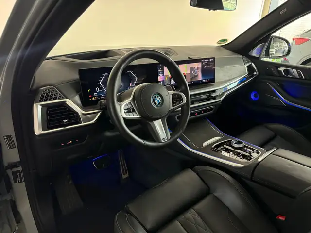 BMW X5 view 11