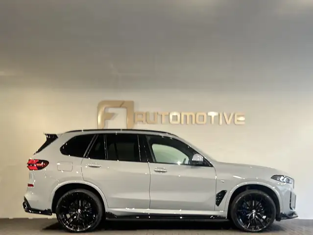 BMW X5 view 10