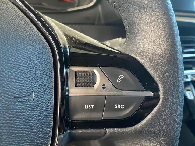 Peugeot 208 view 14