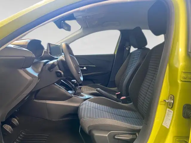 Peugeot 208 view 7