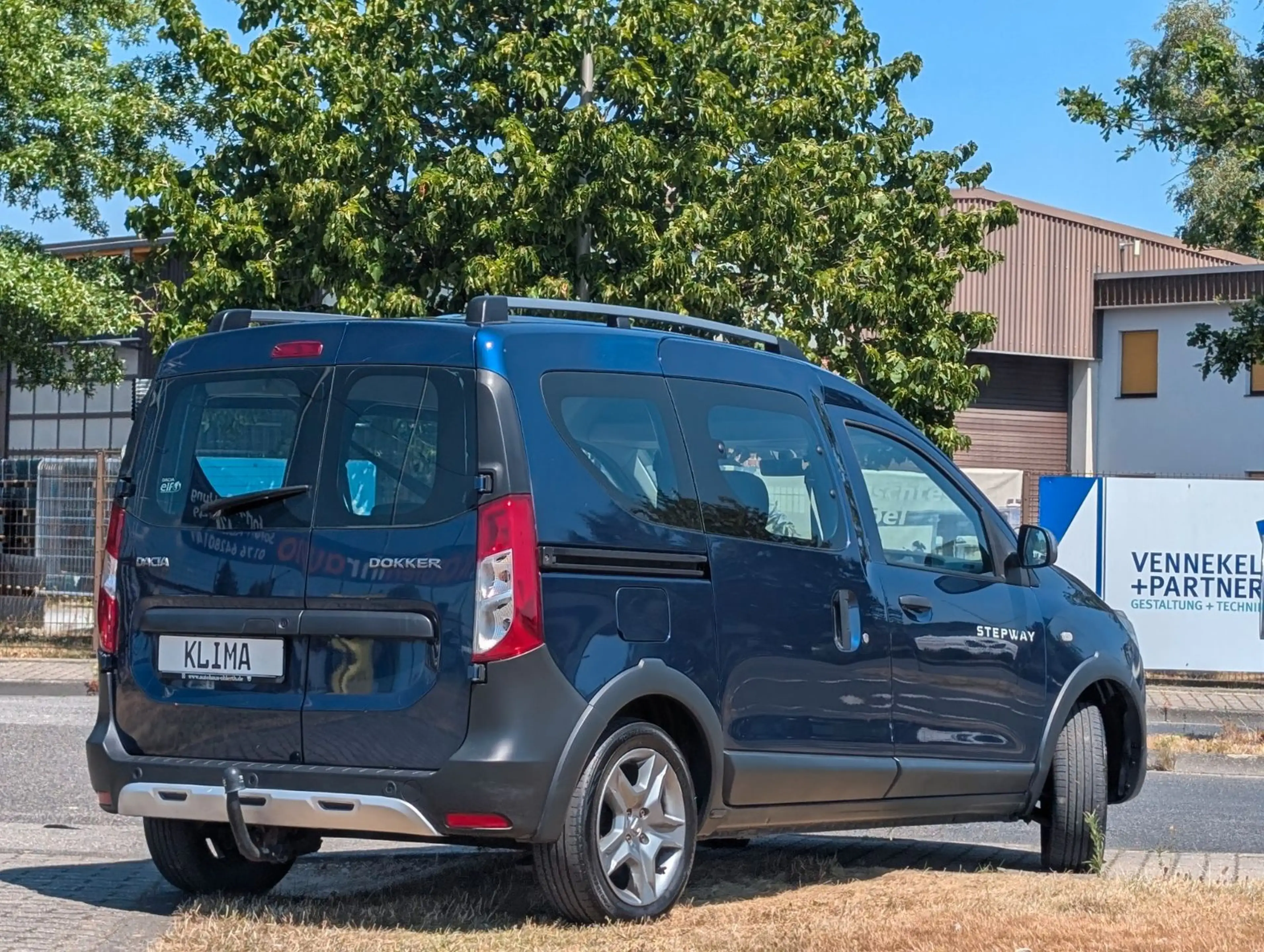 Dacia Dokker Stepway*1-HAND*AHK*KAMERA*PDC*NAVI !! — photo 3