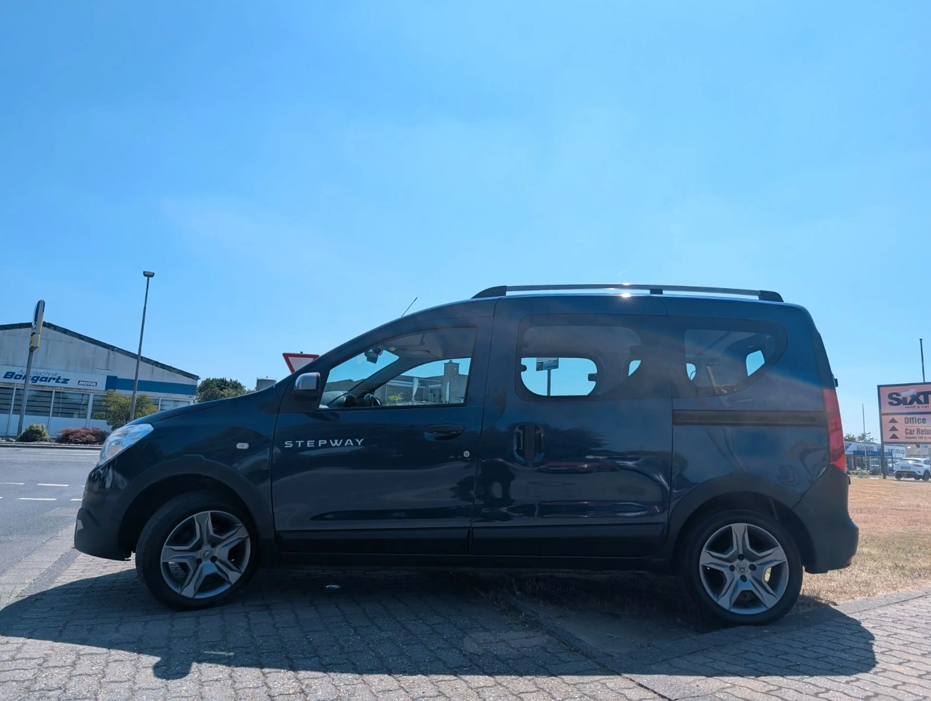 Dacia Dokker Stepway*1-HAND*AHK*KAMERA*PDC*NAVI !! — photo 12