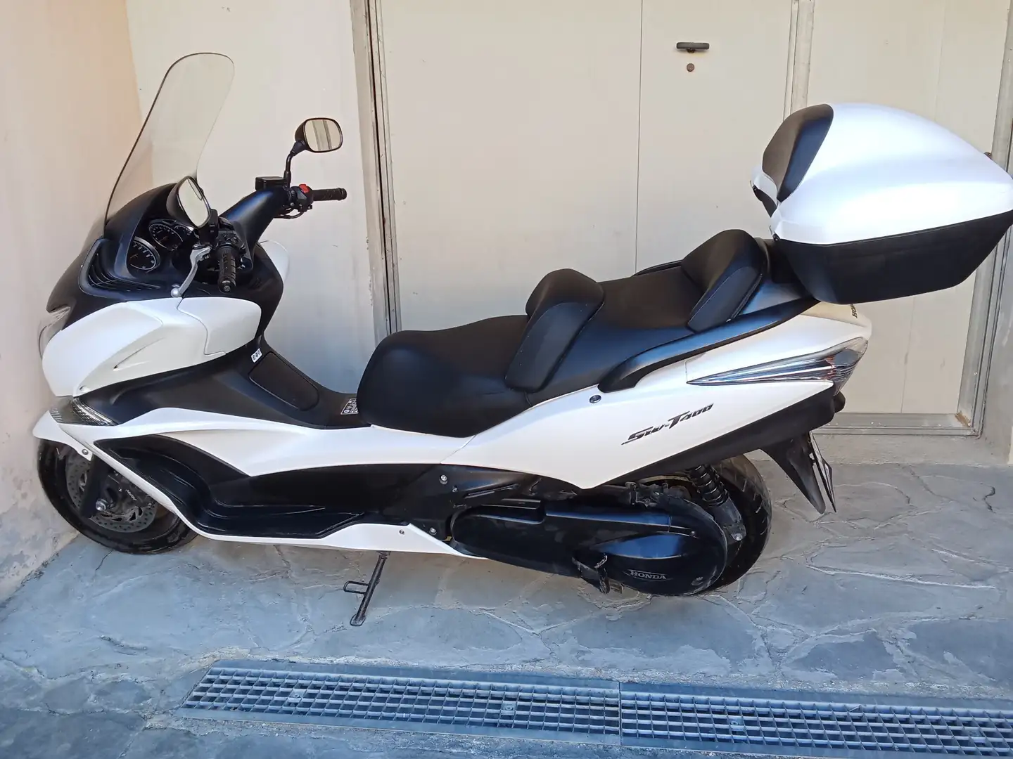 Honda SW-T 400 Bianco - 1