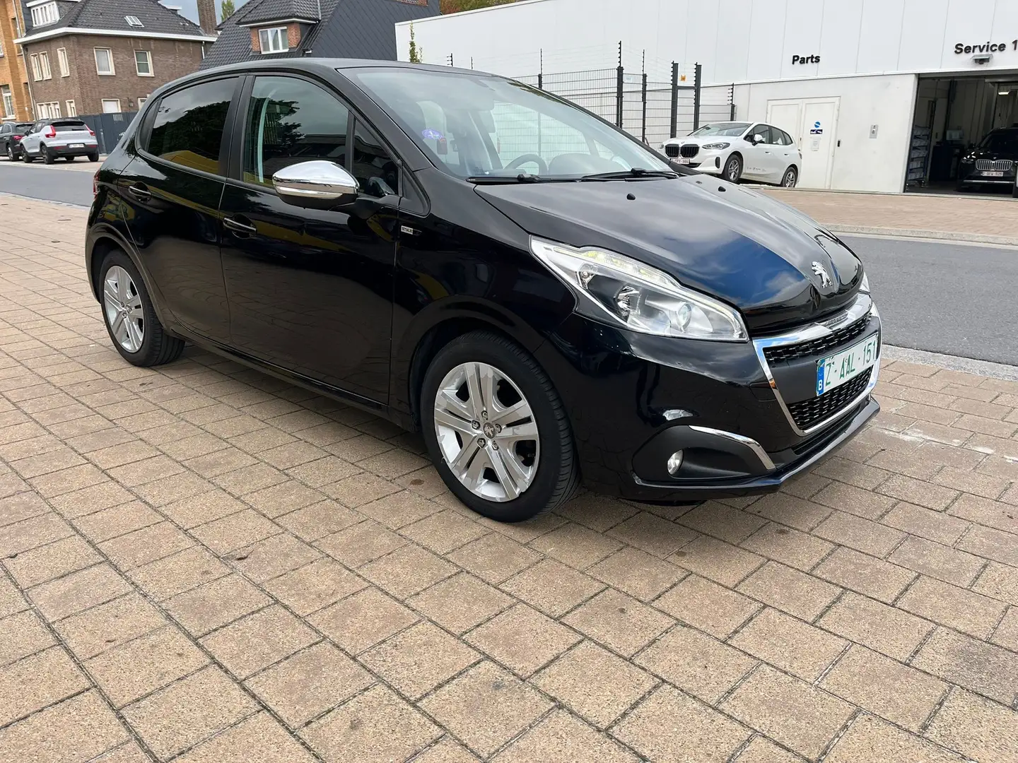 Peugeot 208 208 1.2i  Allure Noir - 1