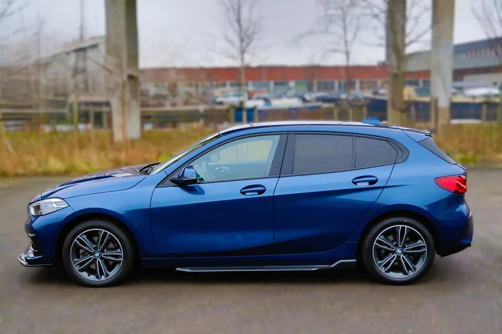 BMW 118 1-serie 118i Executive Sport Edition NAP Ambiant C Blau - 2