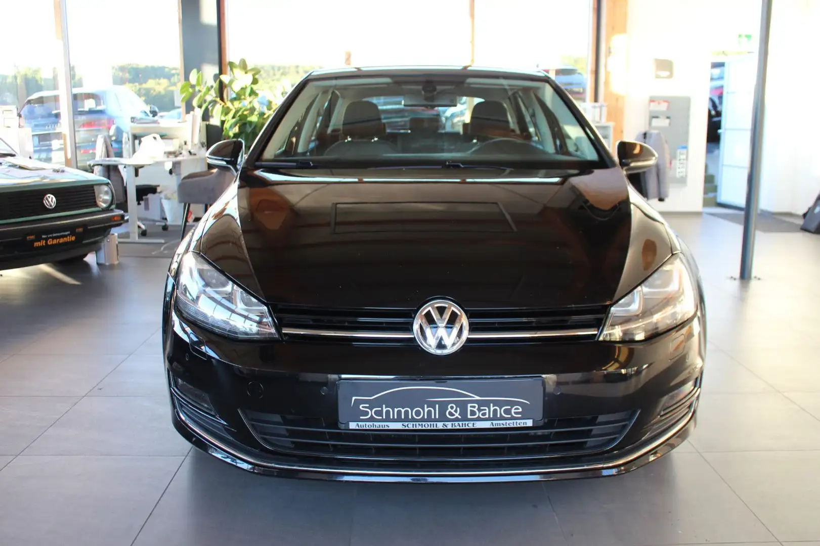 Volkswagen Golf VII Lim. 1.4 TSI Highline BMT Zwart - 2