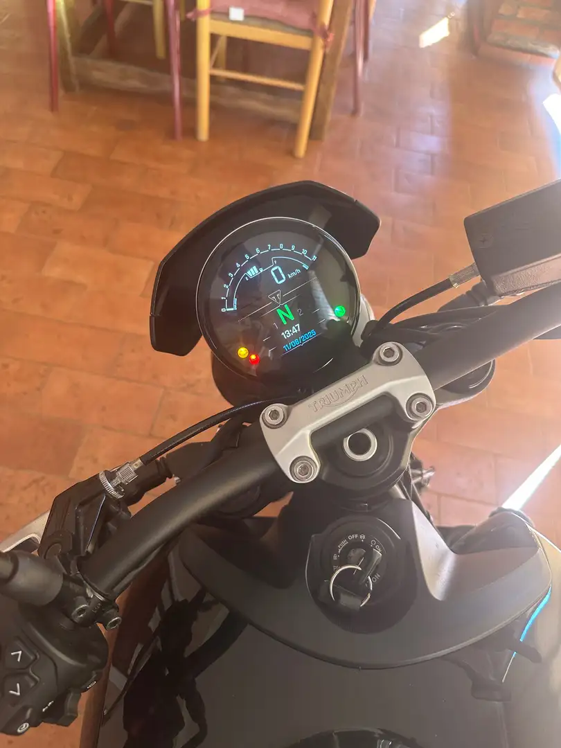 Triumph Trident 660 Nero - 1