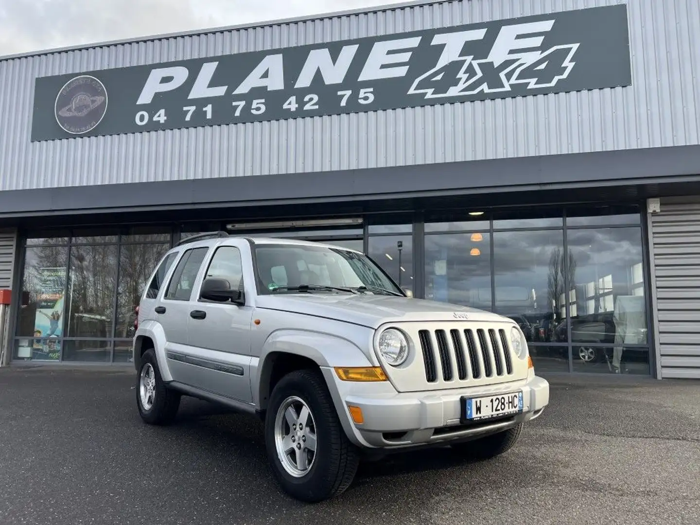 Jeep Cherokee 2.8 L CRD 163 CV Sport Boite Auto Grau - 1