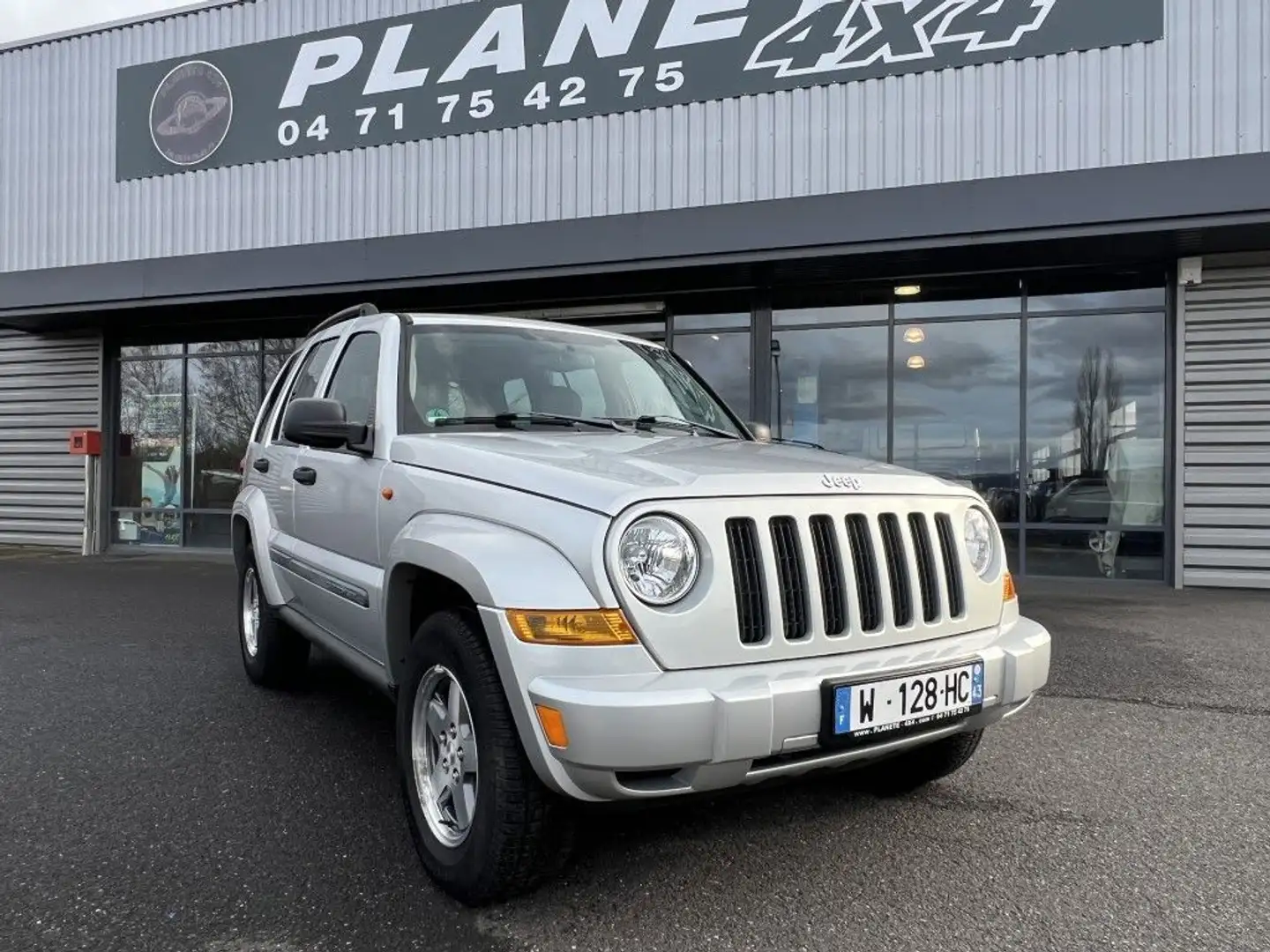 Jeep Cherokee 2.8 L CRD 163 CV Sport Boite Auto Grau - 2