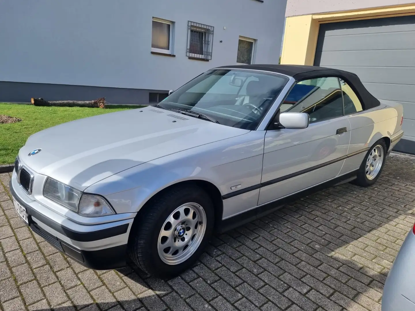 BMW 318 318i Cabrio, NUR ca. 88.200 km,  scheckheftgepfl. Silber - 1