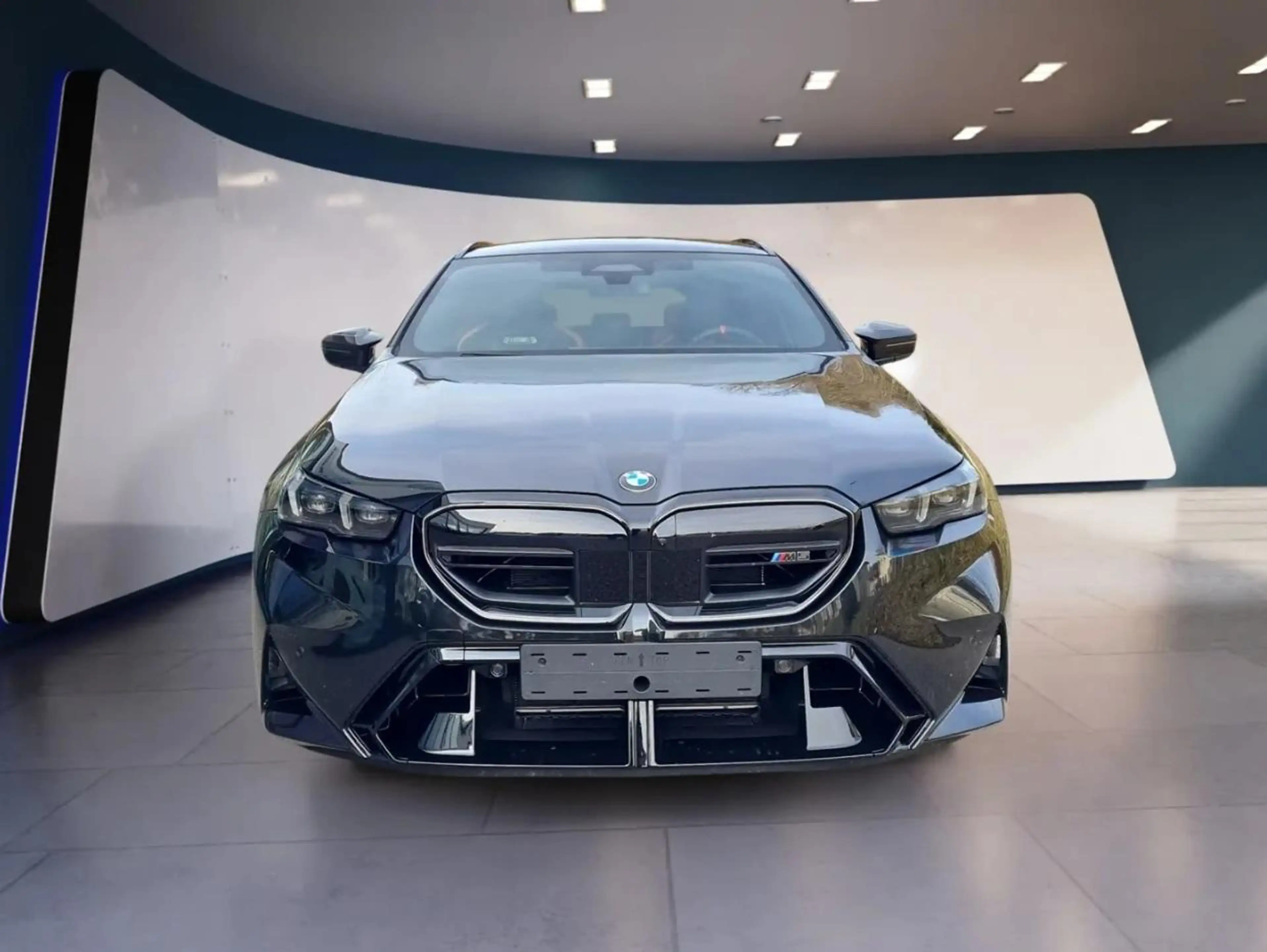 BMW M5 Touring Comfort+DrivAssistPro+ParkPro+Pano — photo 2