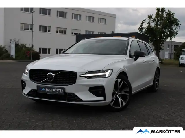 Volvo V60 B4 Ultra Dark DAB+/H&K/Massagesitze/SHZ/PANO