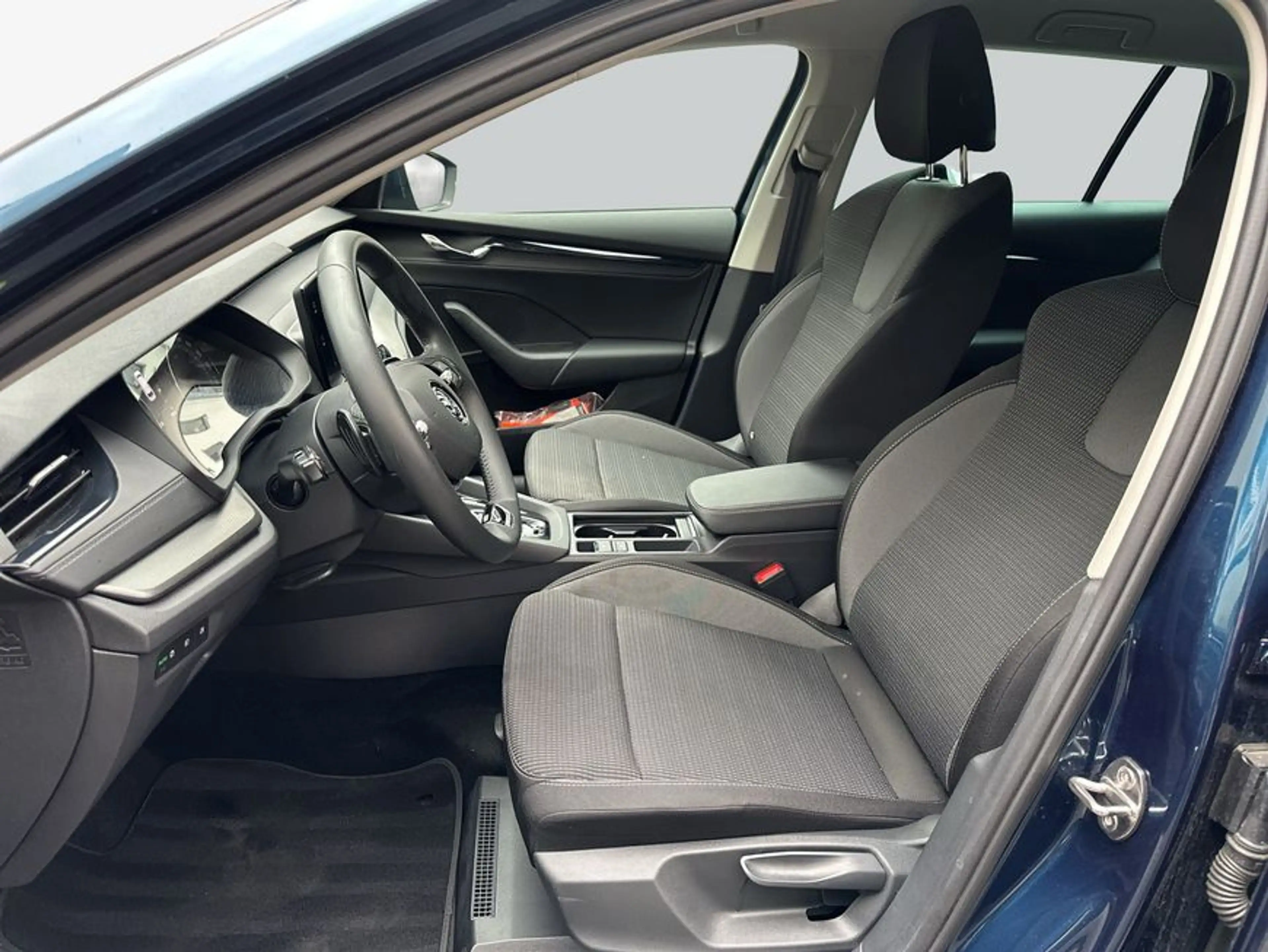 Skoda Octavia Combi 1.5 TSI e-TEC AHK — photo 9