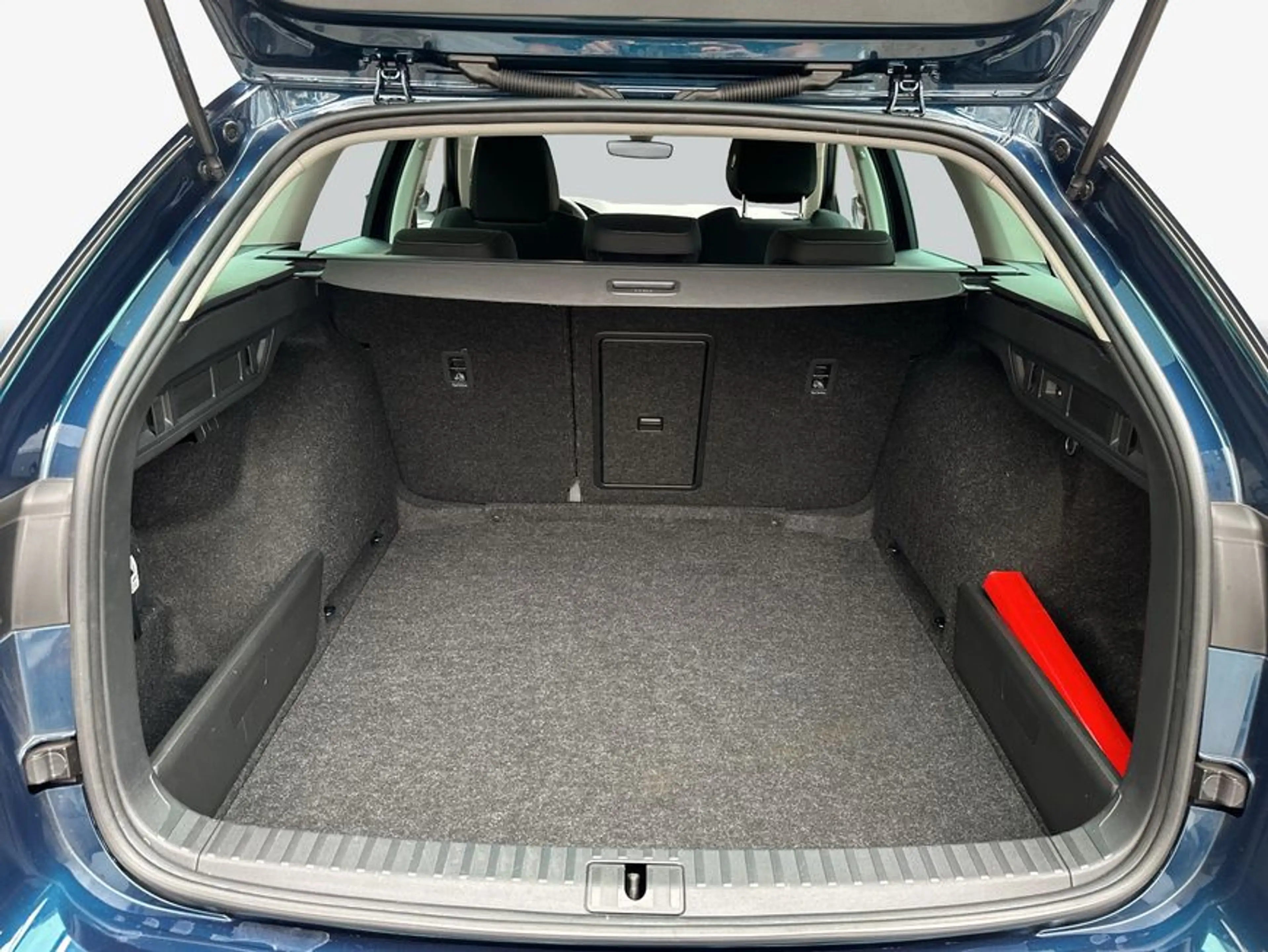 Skoda Octavia Combi 1.5 TSI e-TEC AHK — photo 8