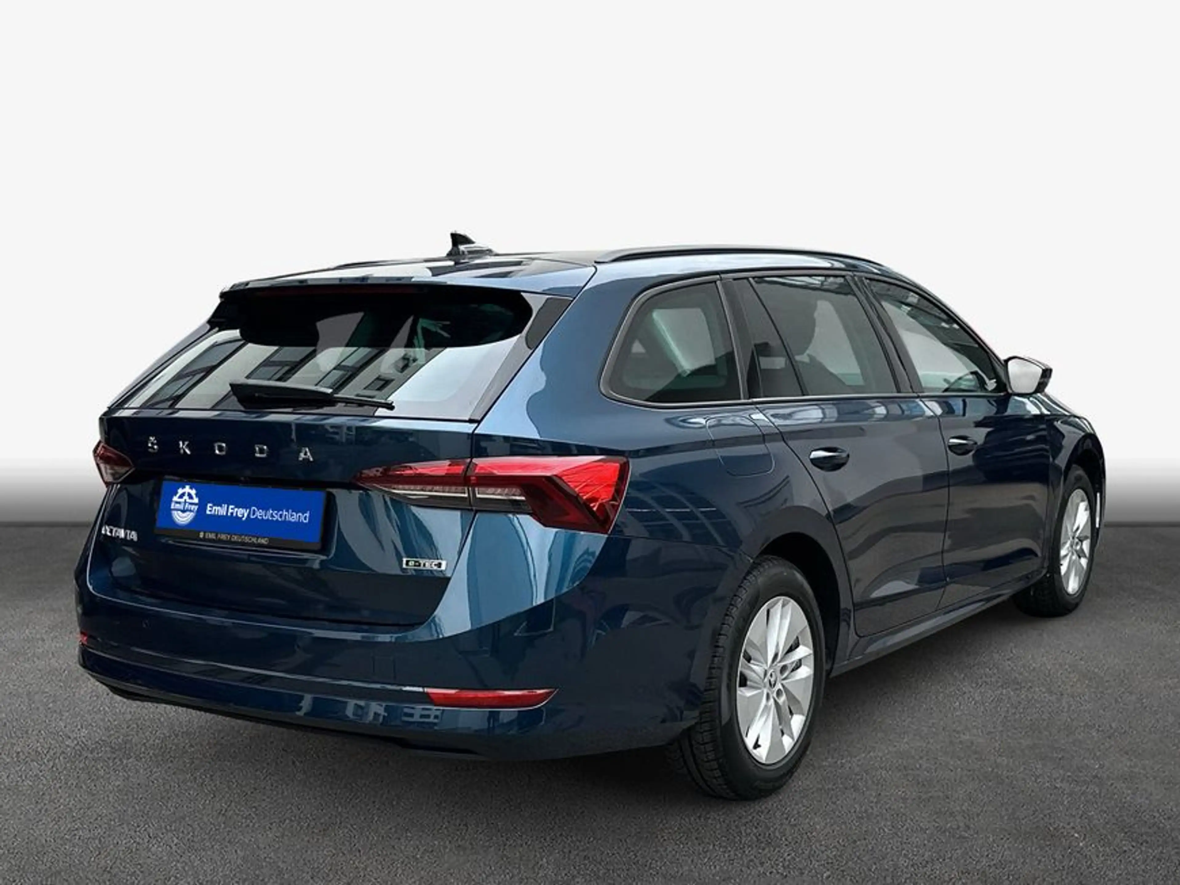Skoda Octavia Combi 1.5 TSI e-TEC AHK — photo 2