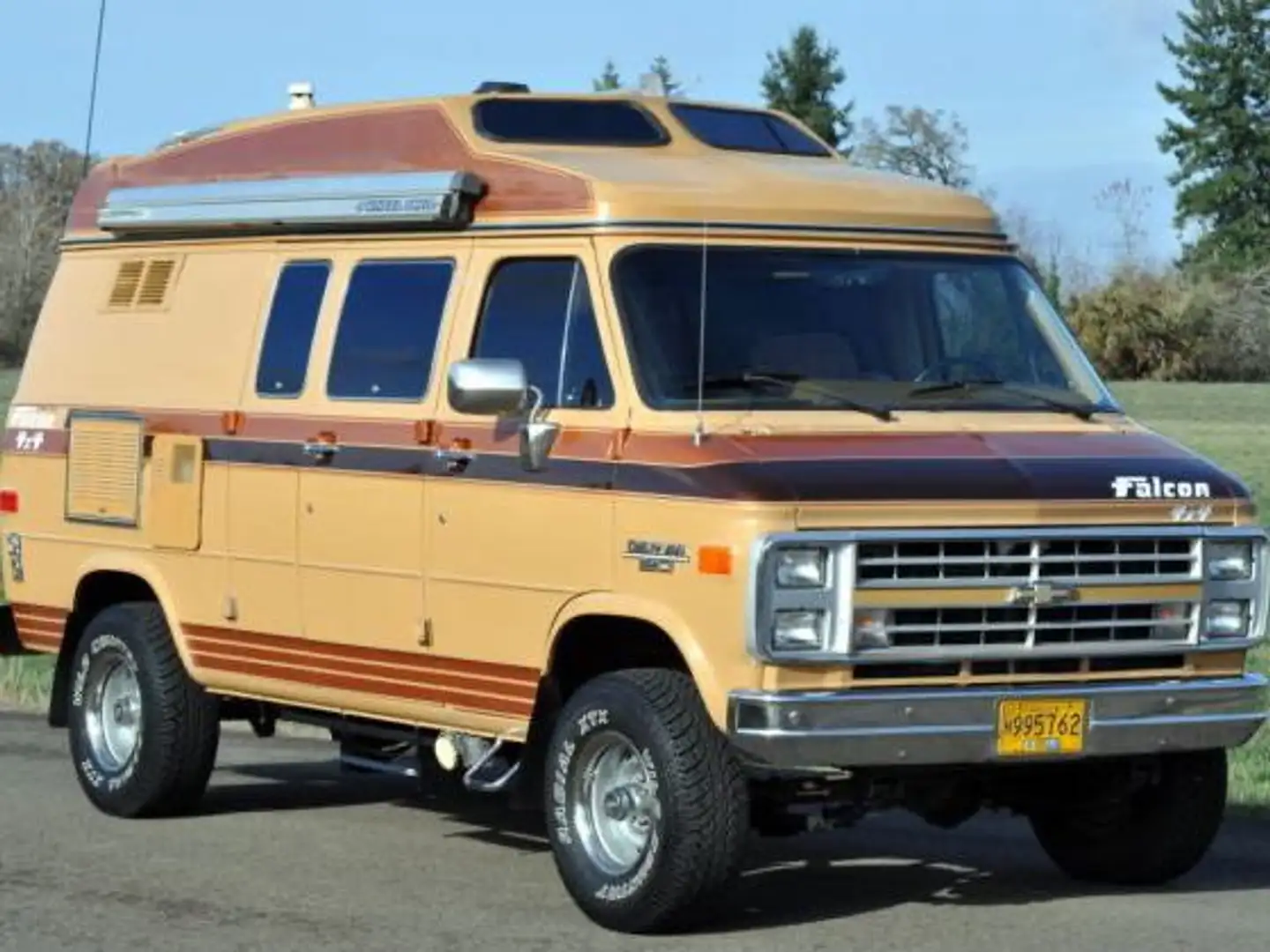 Chevrolet G G20 Falcon Intervec 4x4 Camper Van, 350cui V8 Бежевый  - 2