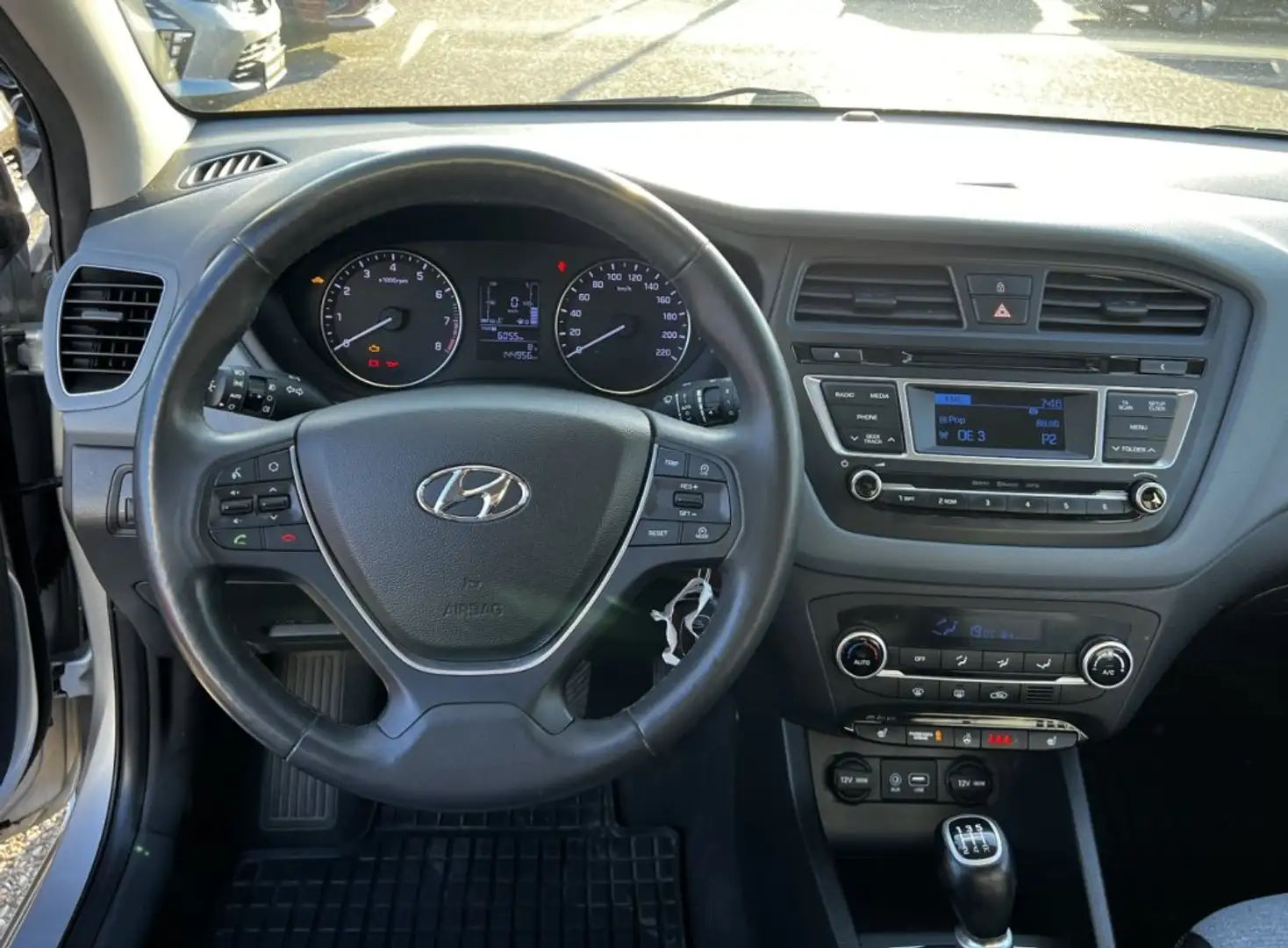 Hyundai i20 Premium Silber - 2