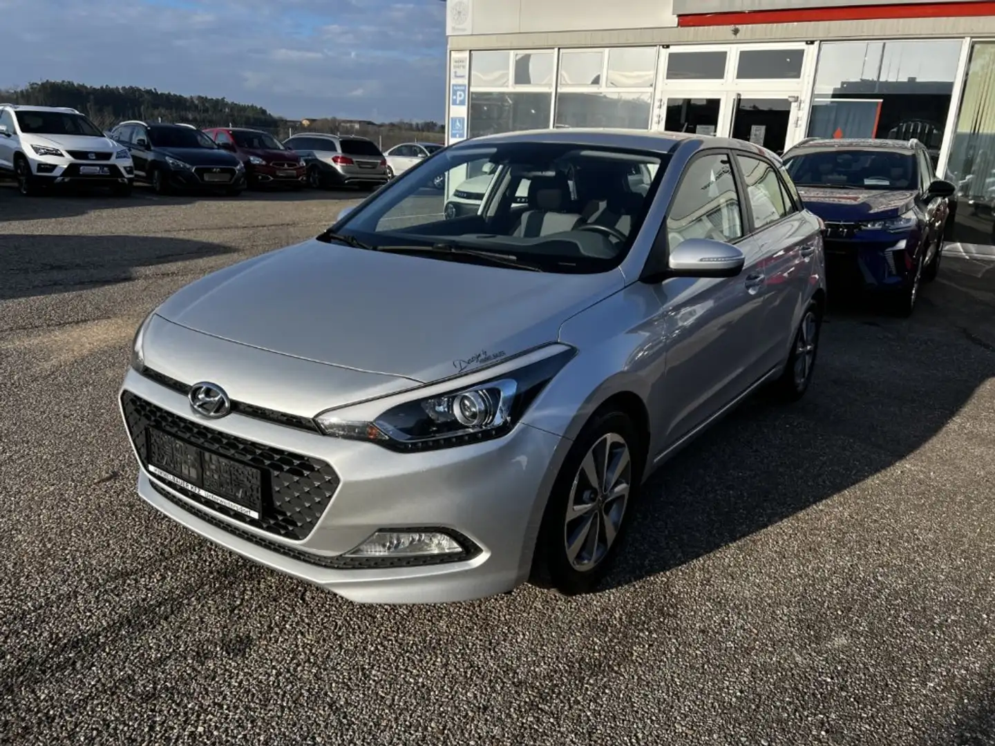 Hyundai i20 Premium Silber - 1