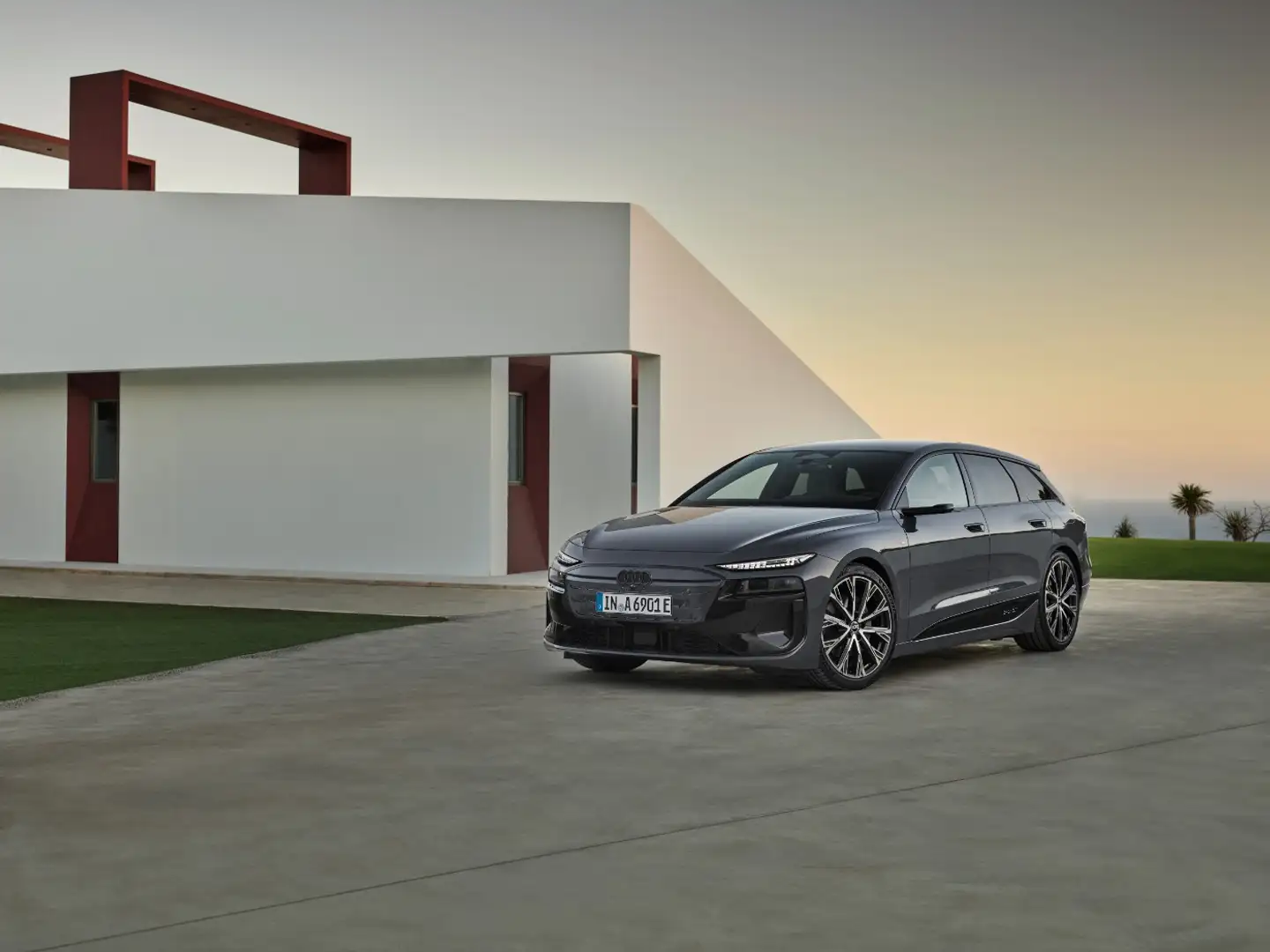 Audi A6 Avant e-tron Szürke - 2