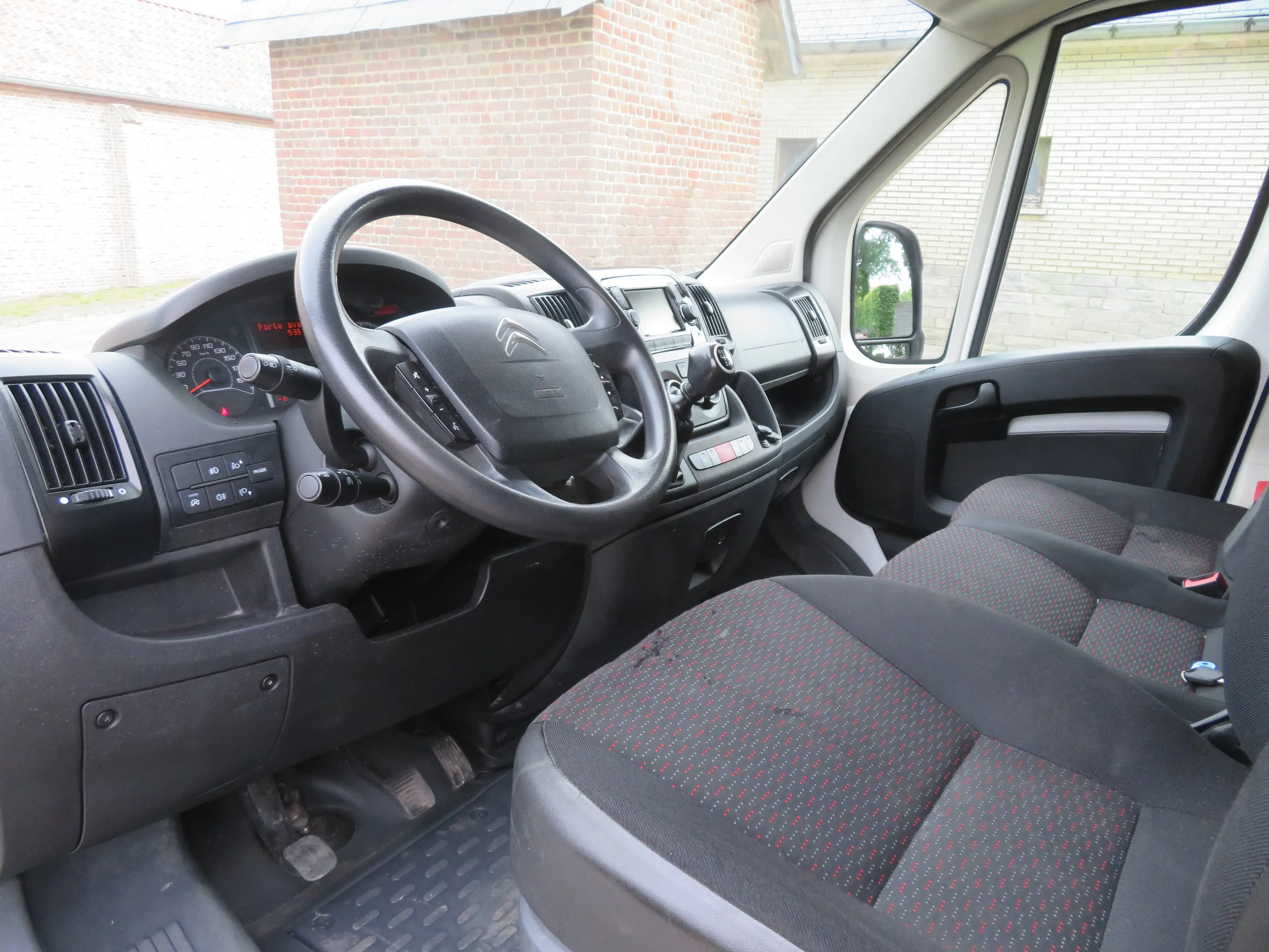 Citroen Jumper 2.2 BlueHDi - L2H2 — photo 11