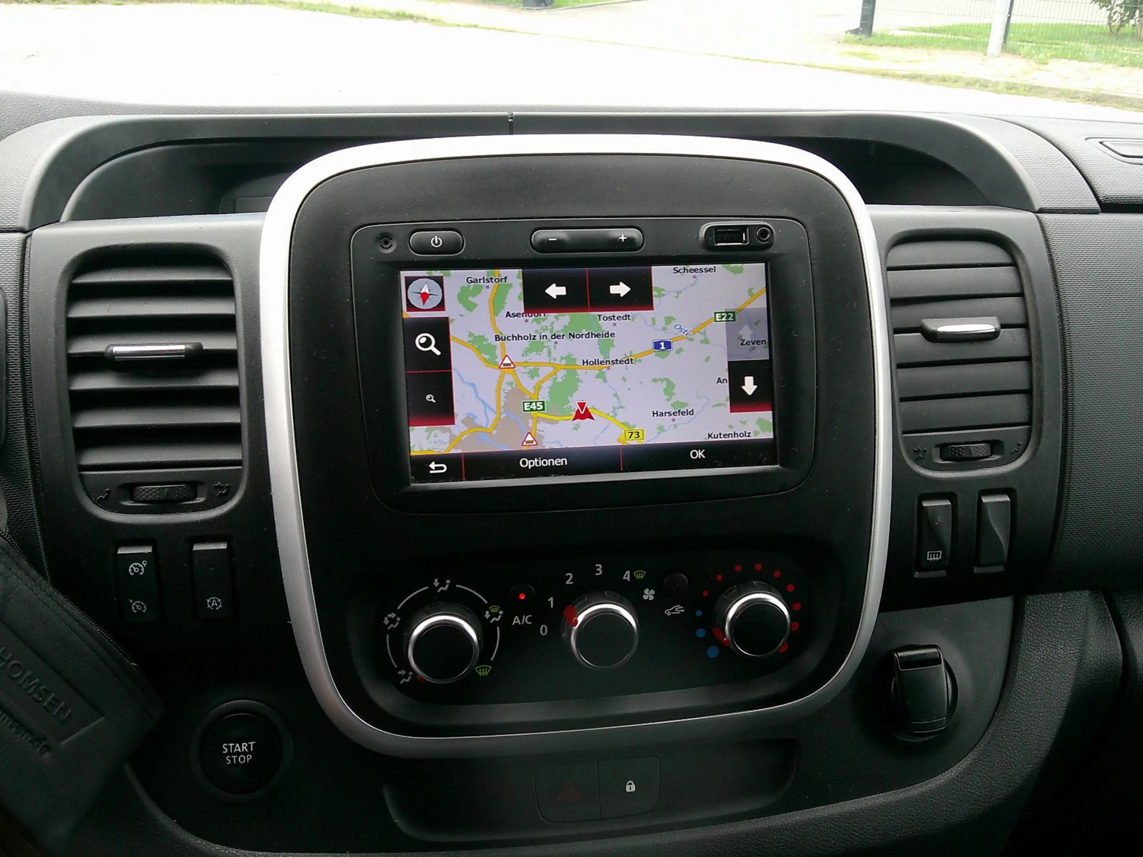 Nissan NV300 Kombi L1H1 2,7t PREMIUM 2.0 — photo 6