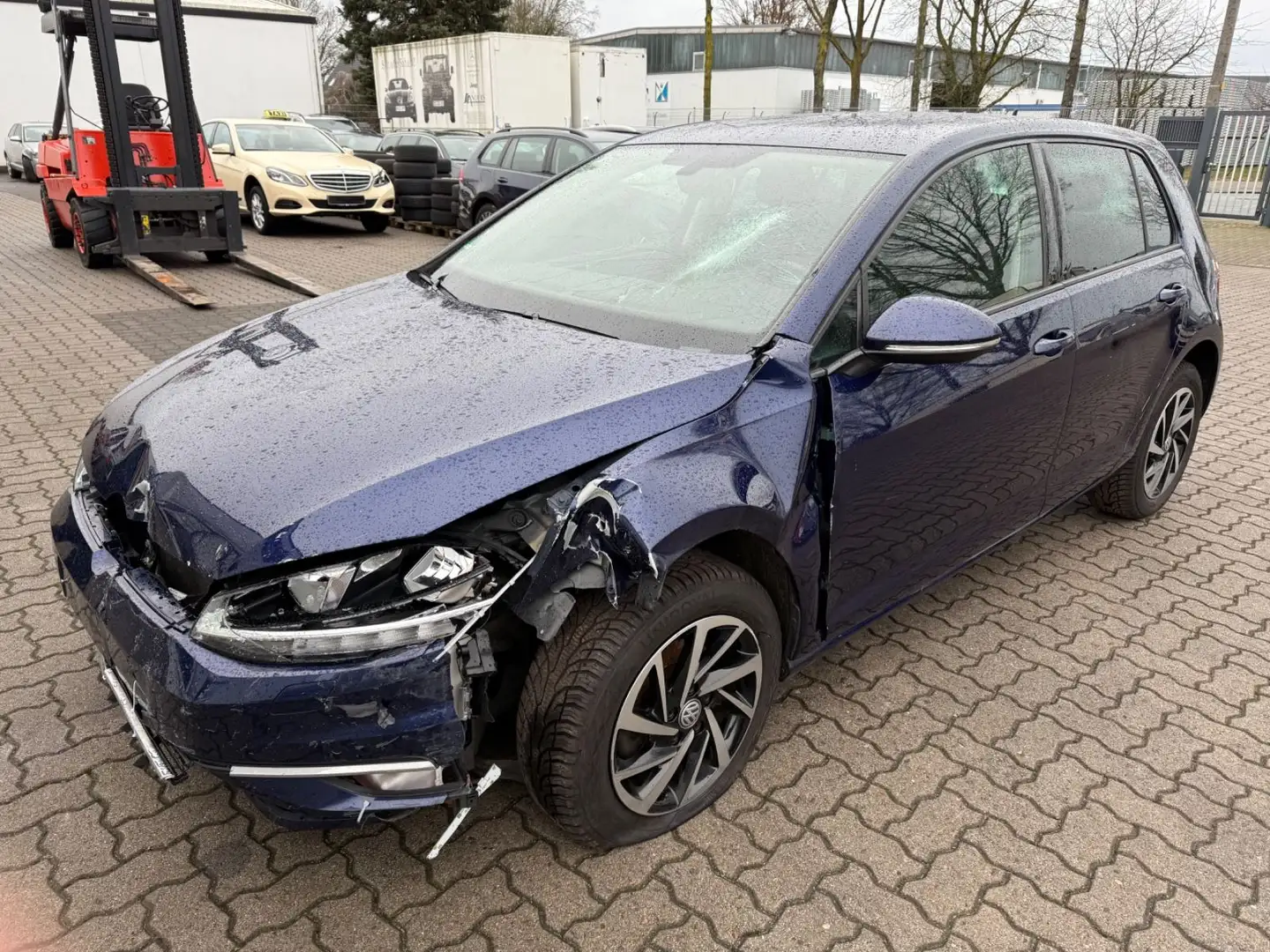 Volkswagen Golf VII Lim. Join Start-Stopp Bleu - 1