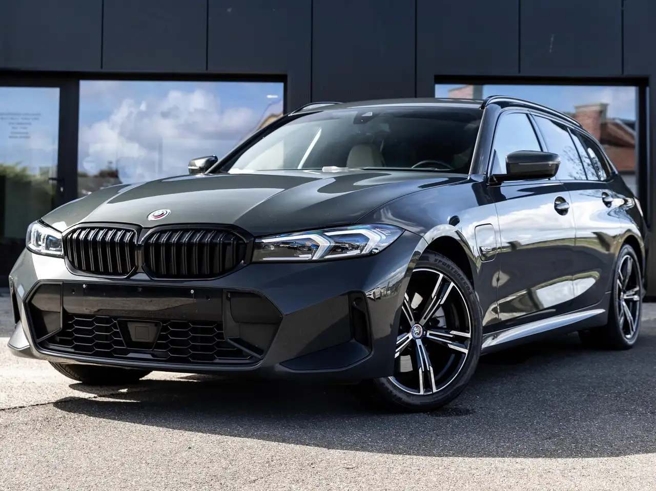 BMW 330