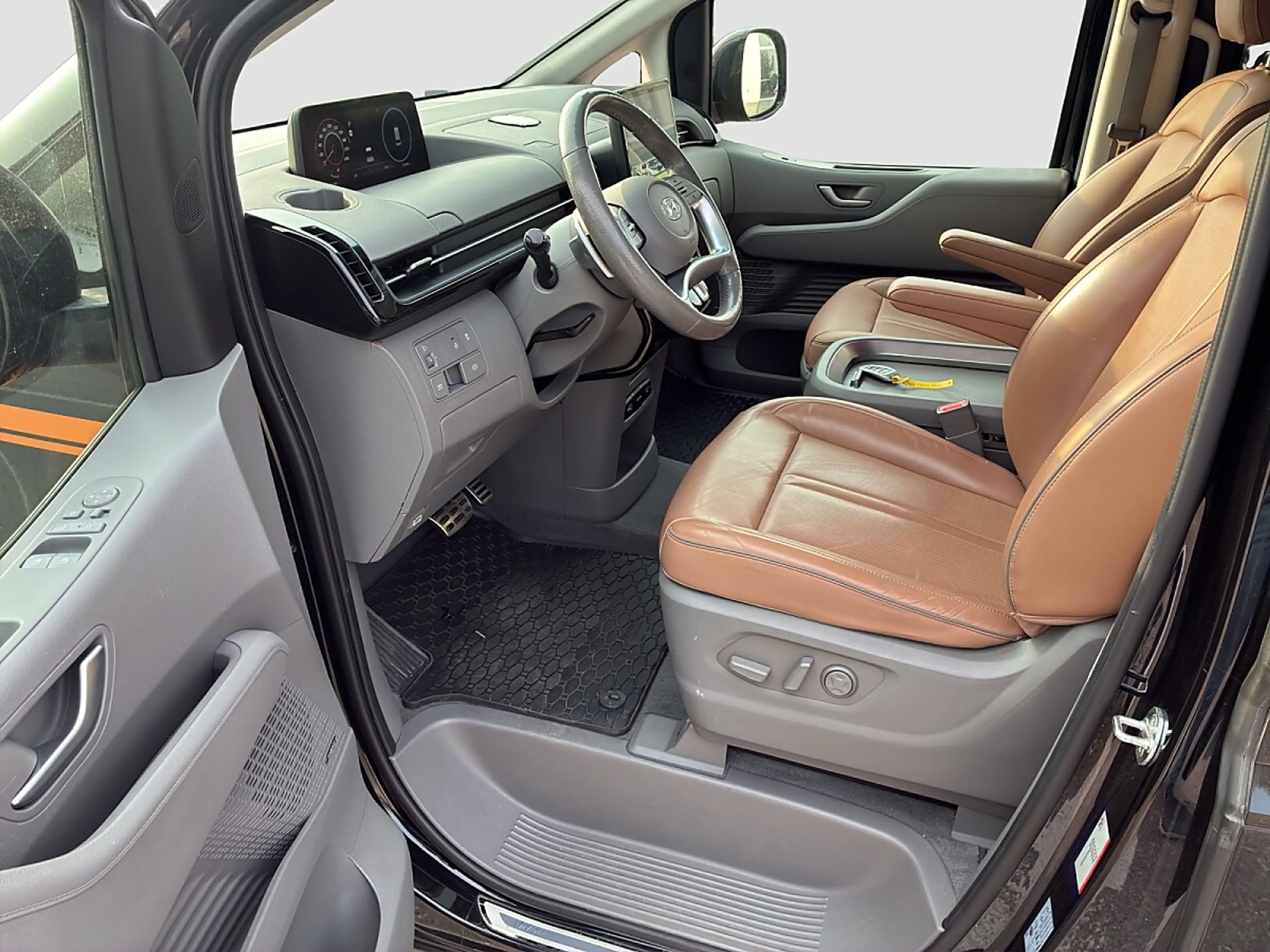 Hyundai STARIA Staria Bus 2,2 CRDi Luxury Line 4WD DCT Aut.*VE... — photo 9