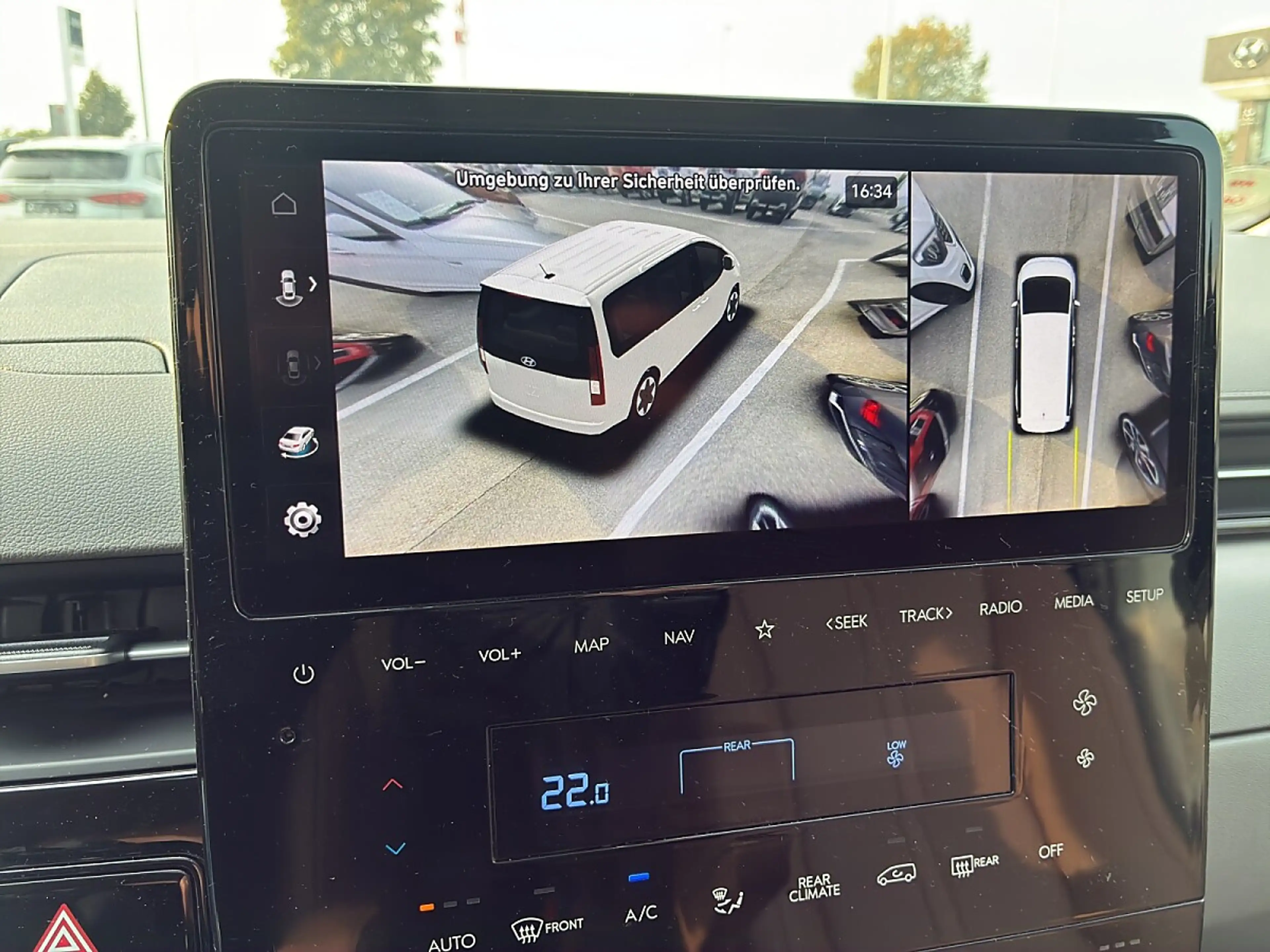 Hyundai STARIA Staria Bus 2,2 CRDi Luxury Line 4WD DCT Aut.*VE... — photo 20