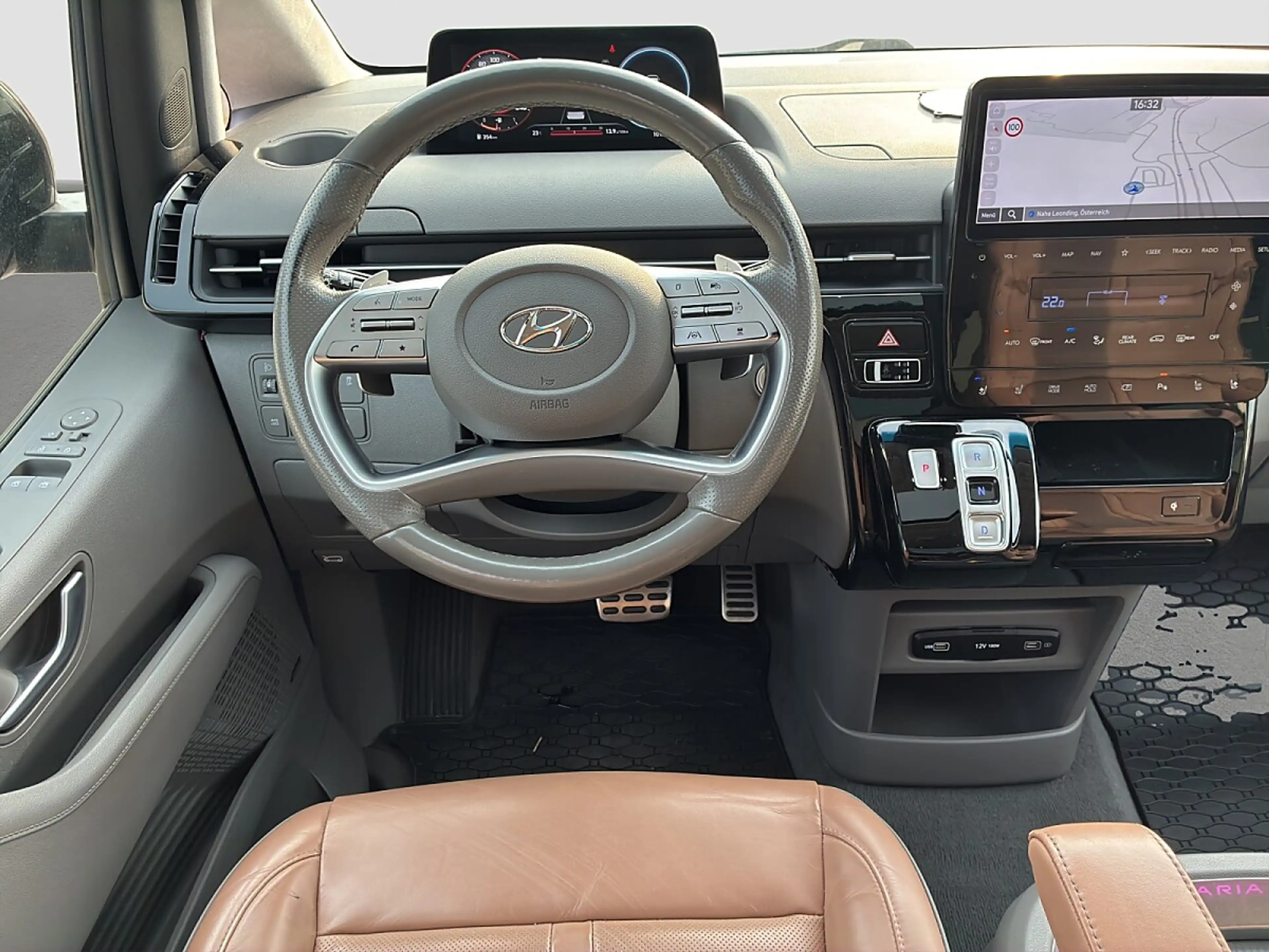 Hyundai STARIA Staria Bus 2,2 CRDi Luxury Line 4WD DCT Aut.*VE... — photo 17