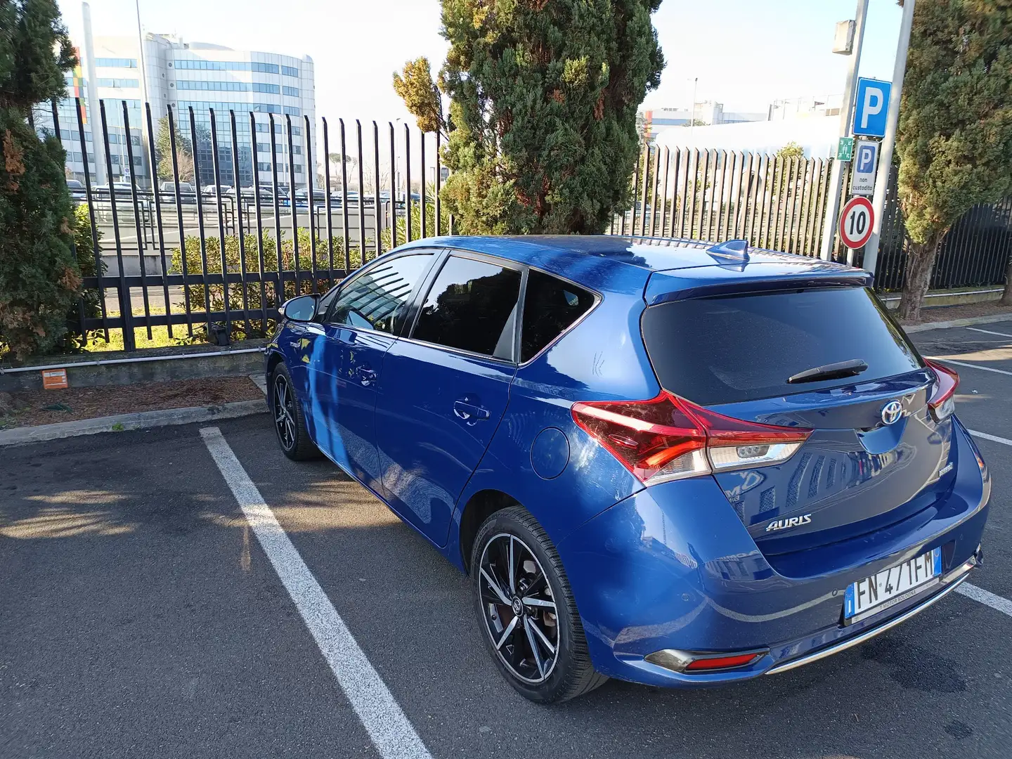 Toyota Auris 1.8h Active cvt - 1