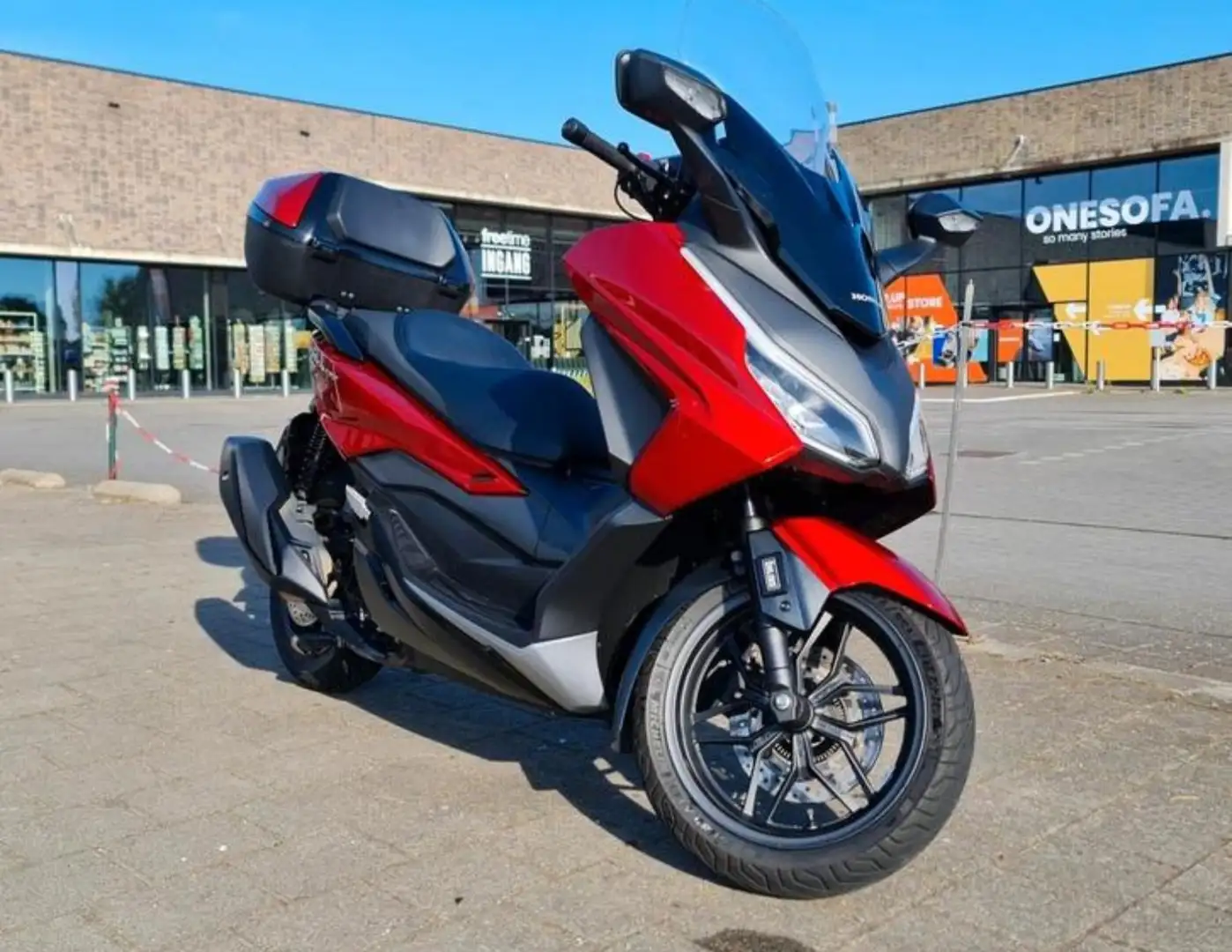 Honda Forza 350 Rot - 2