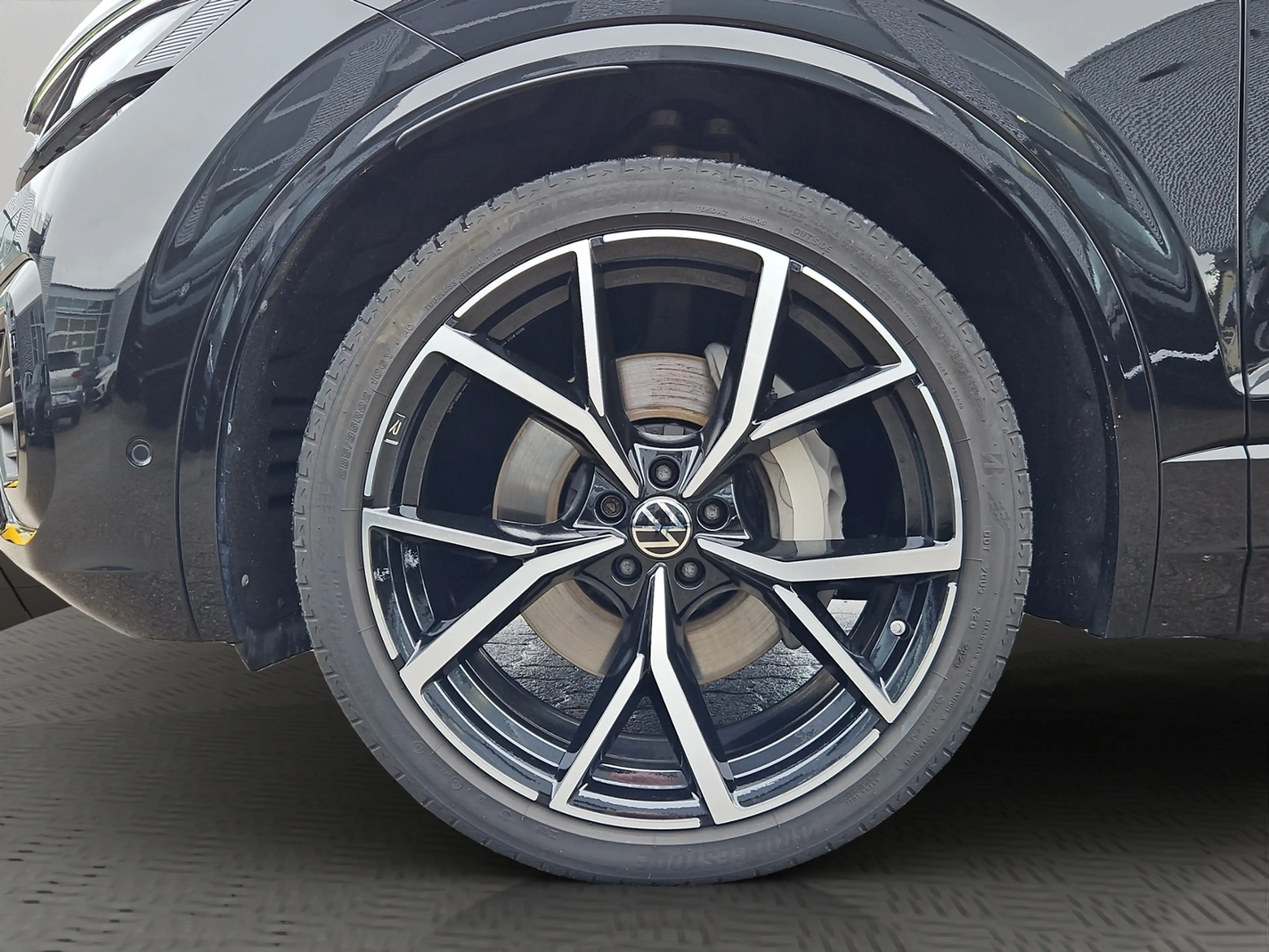 Volkswagen Touareg R-Line Black Style 4Motion 3.0 V6 TSI AHK HUD Pan — photo 7