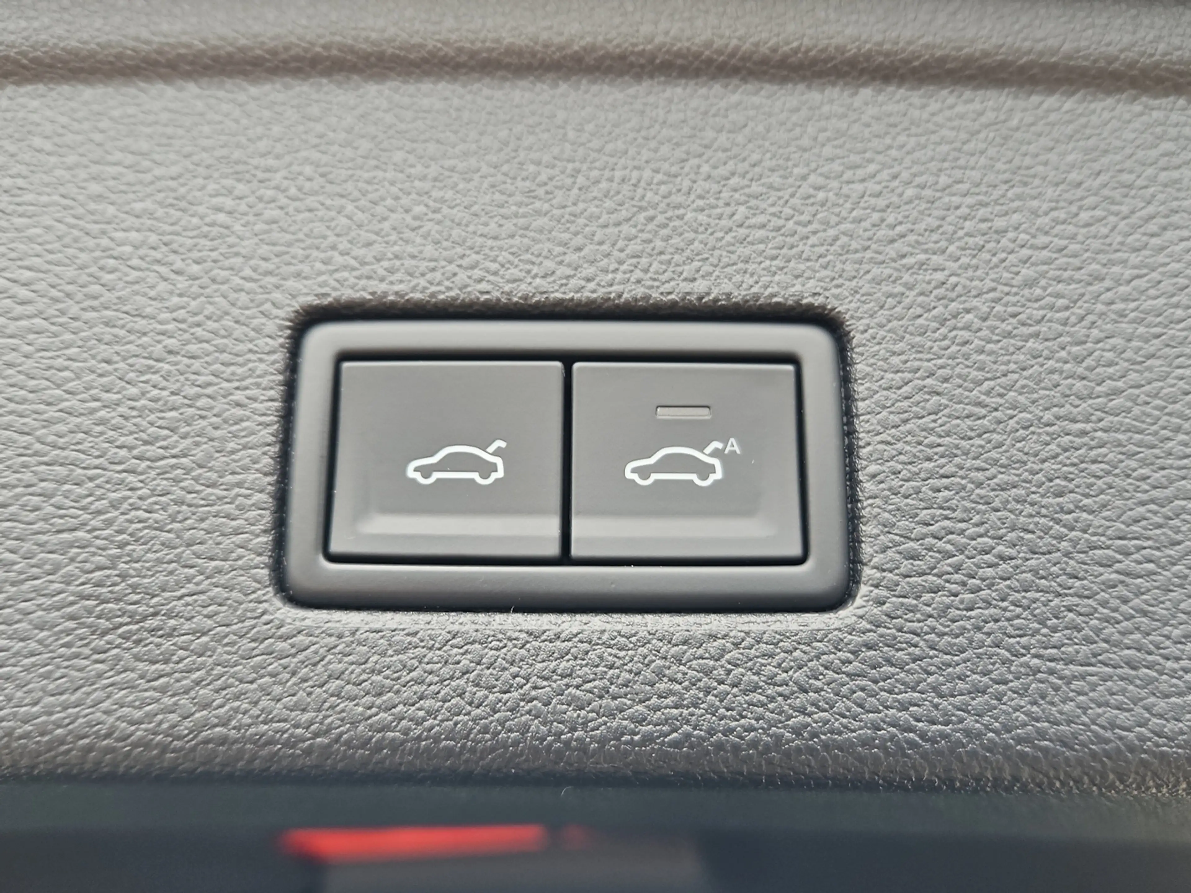 Volkswagen Touareg R-Line Black Style 4Motion 3.0 V6 TSI AHK HUD Pan — photo 25