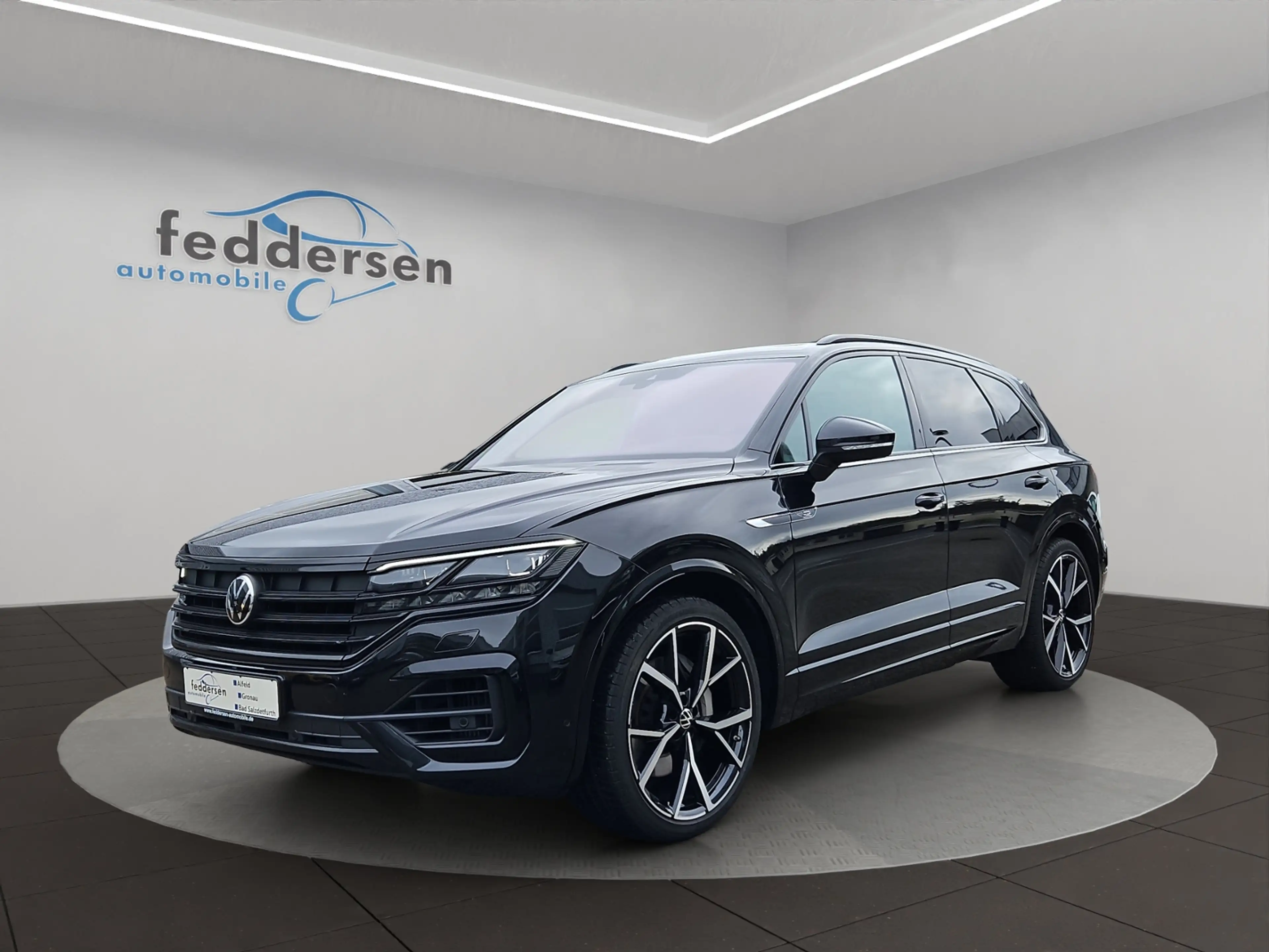 Volkswagen Touareg R-Line Black Style 4Motion 3.0 V6 TSI AHK HUD Pan — photo 2