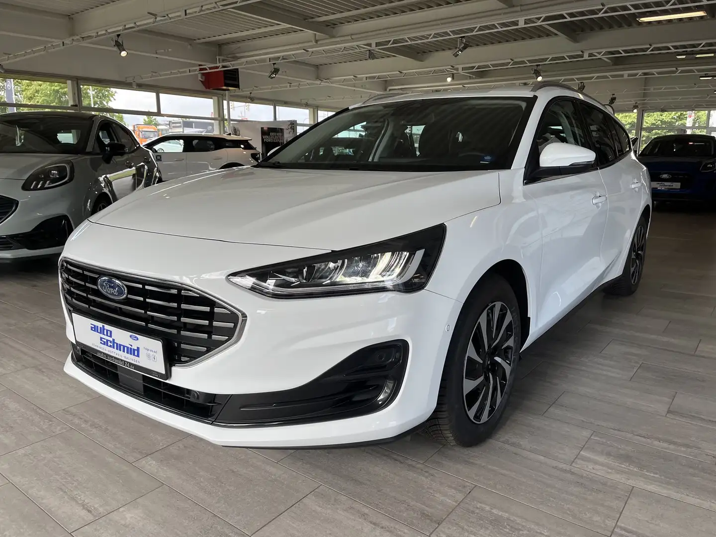 Ford Focus Turnier Titanium Blanc - 1